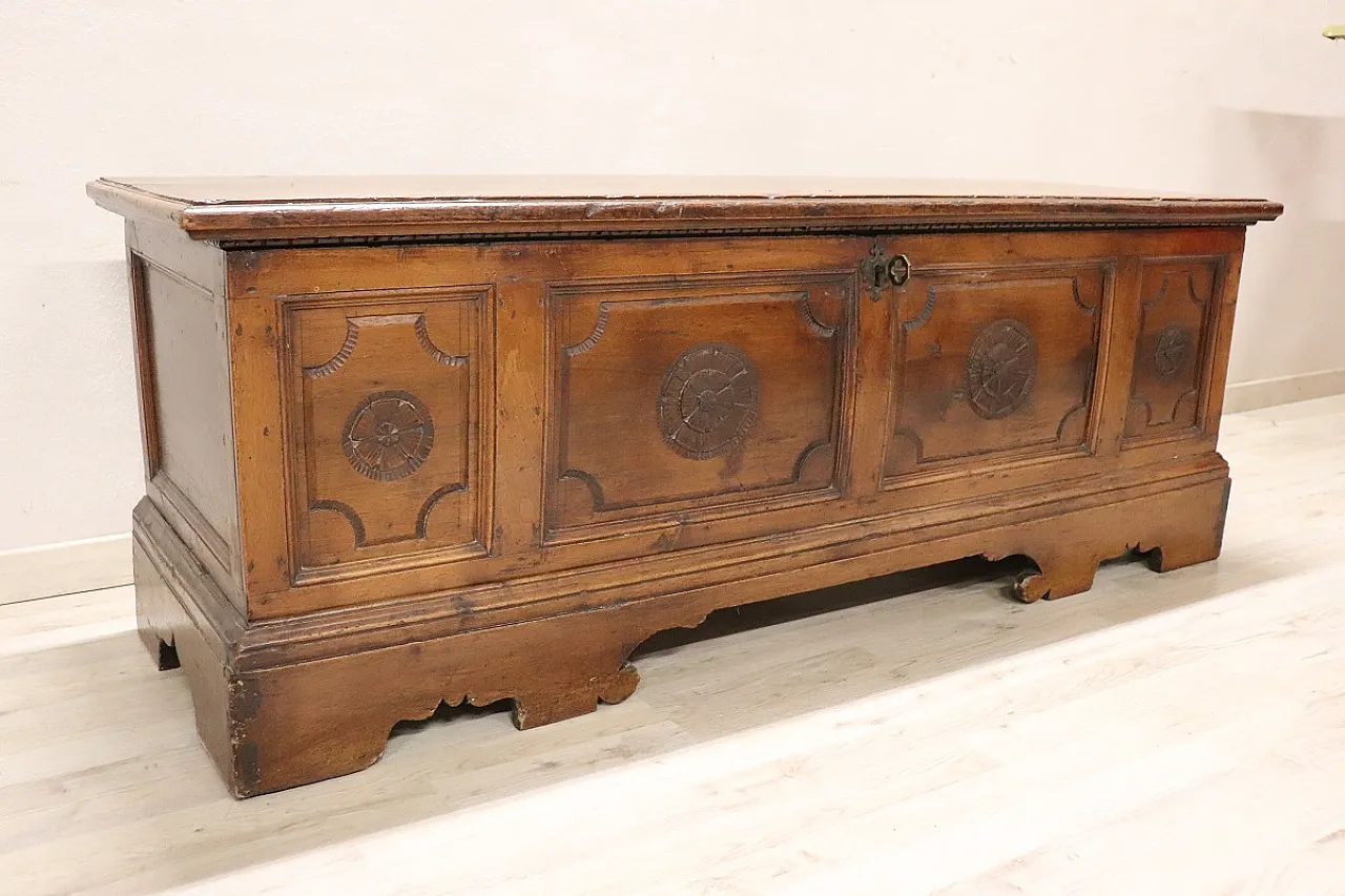 Antica cassapanca in noce massello, '700 3