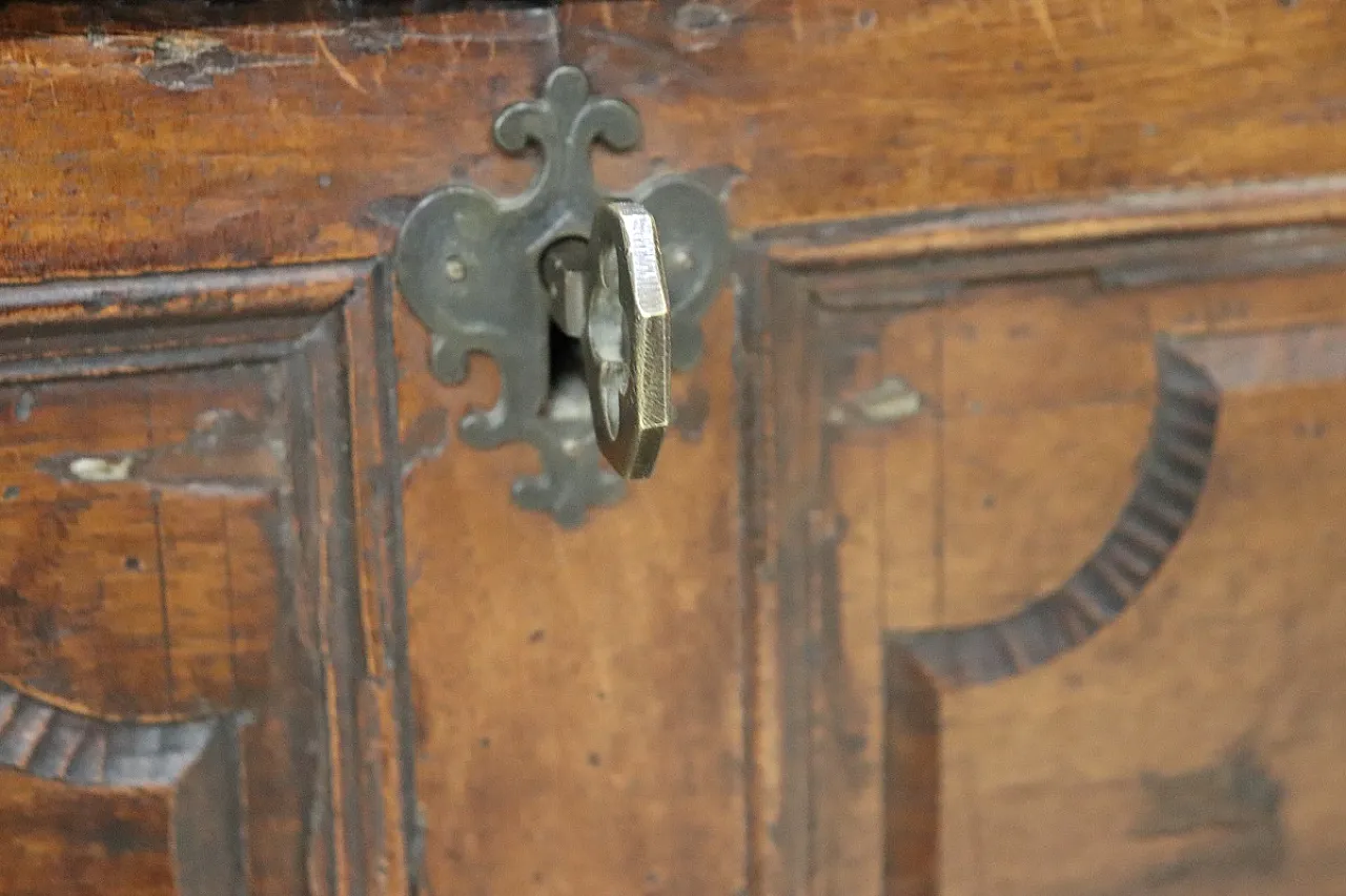 Antica cassapanca in noce massello, '700 7