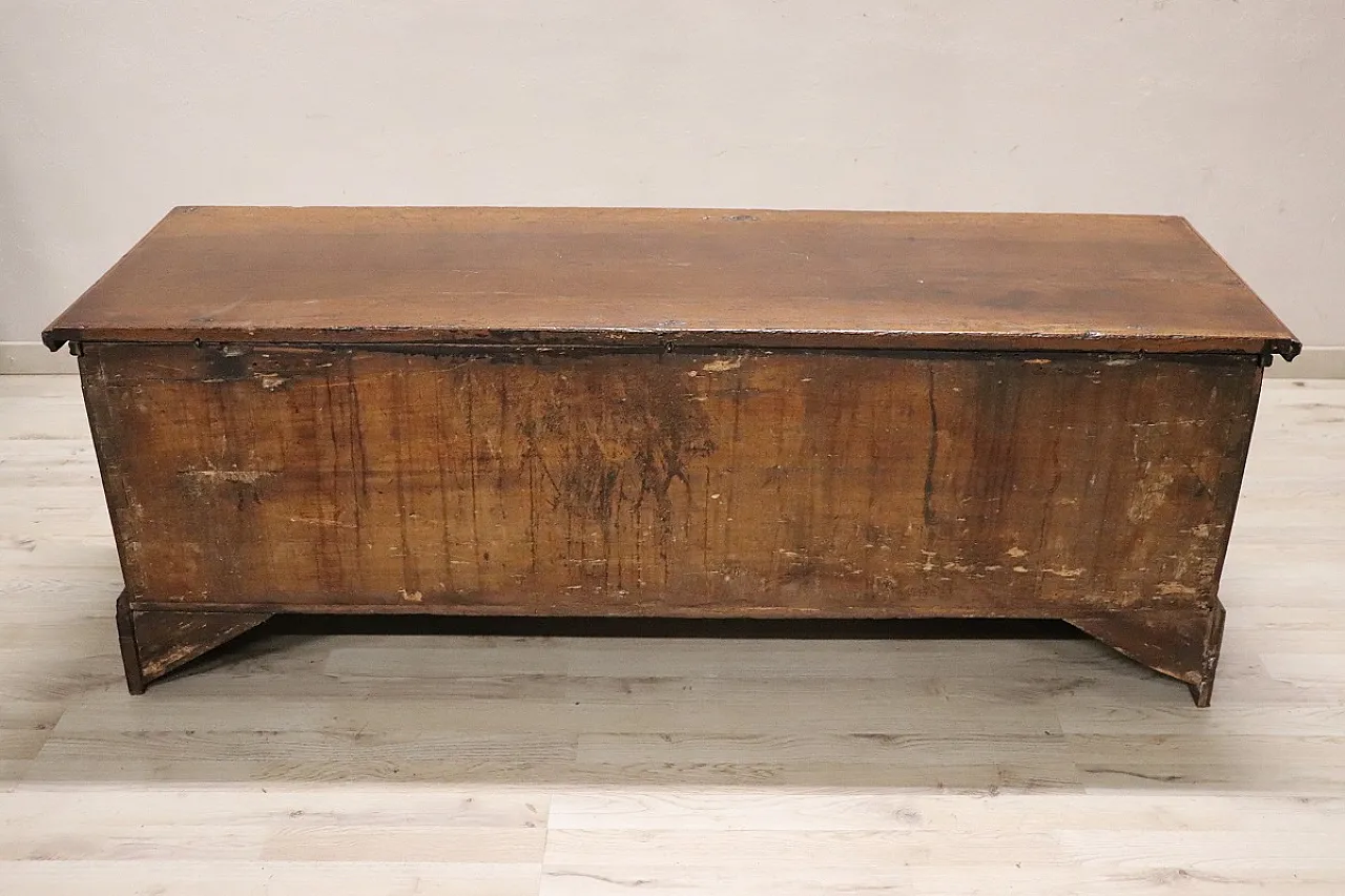 Antica cassapanca in noce massello, '700 12