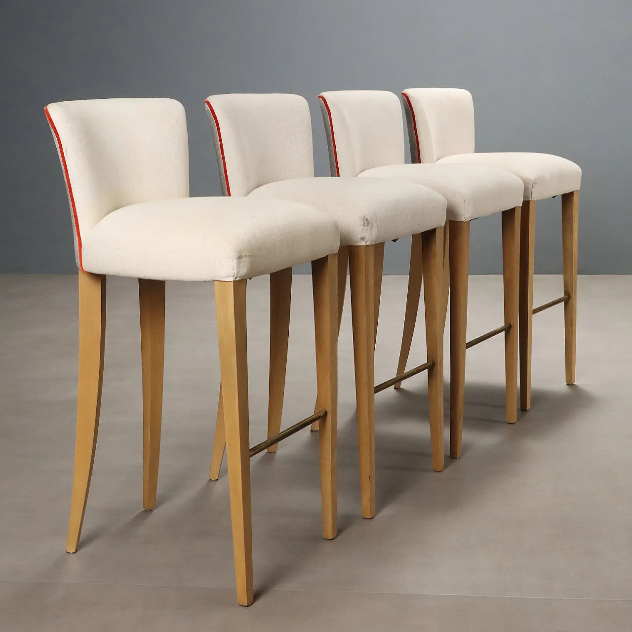 8 Sgabelli di William Yeoward in faggio e ottone, '900 6