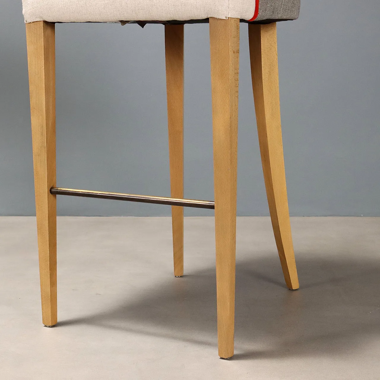 8 Sgabelli di William Yeoward in faggio e ottone, '900 9