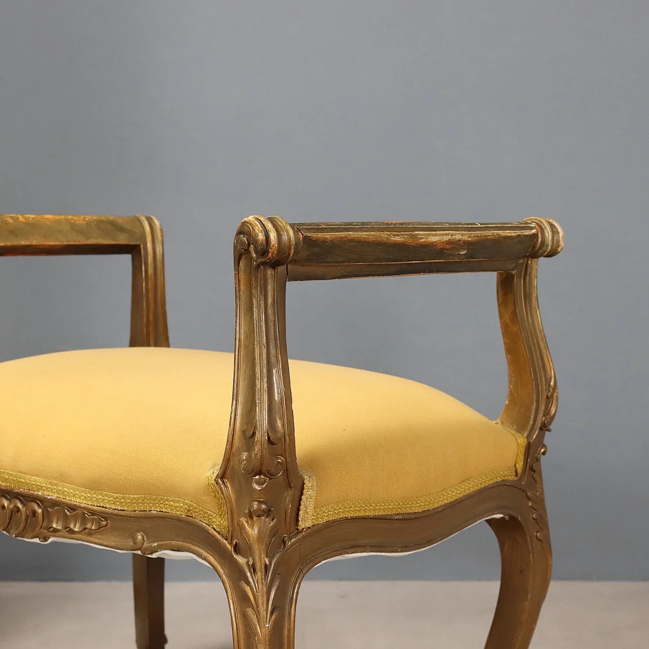 Coppia di panche in legno dorato con sedile imbottito, inizio '900 4