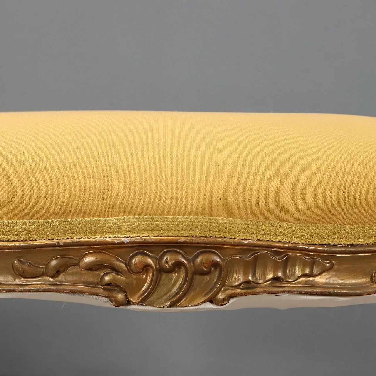 Coppia di panche in legno dorato con sedile imbottito, inizio '900 6