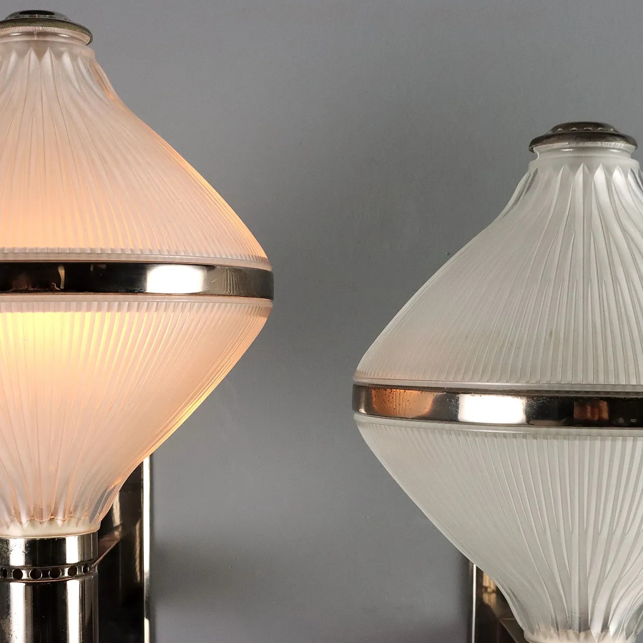 Pair of nickel-plated metal wall lights & glass diffuser, 20th century 4