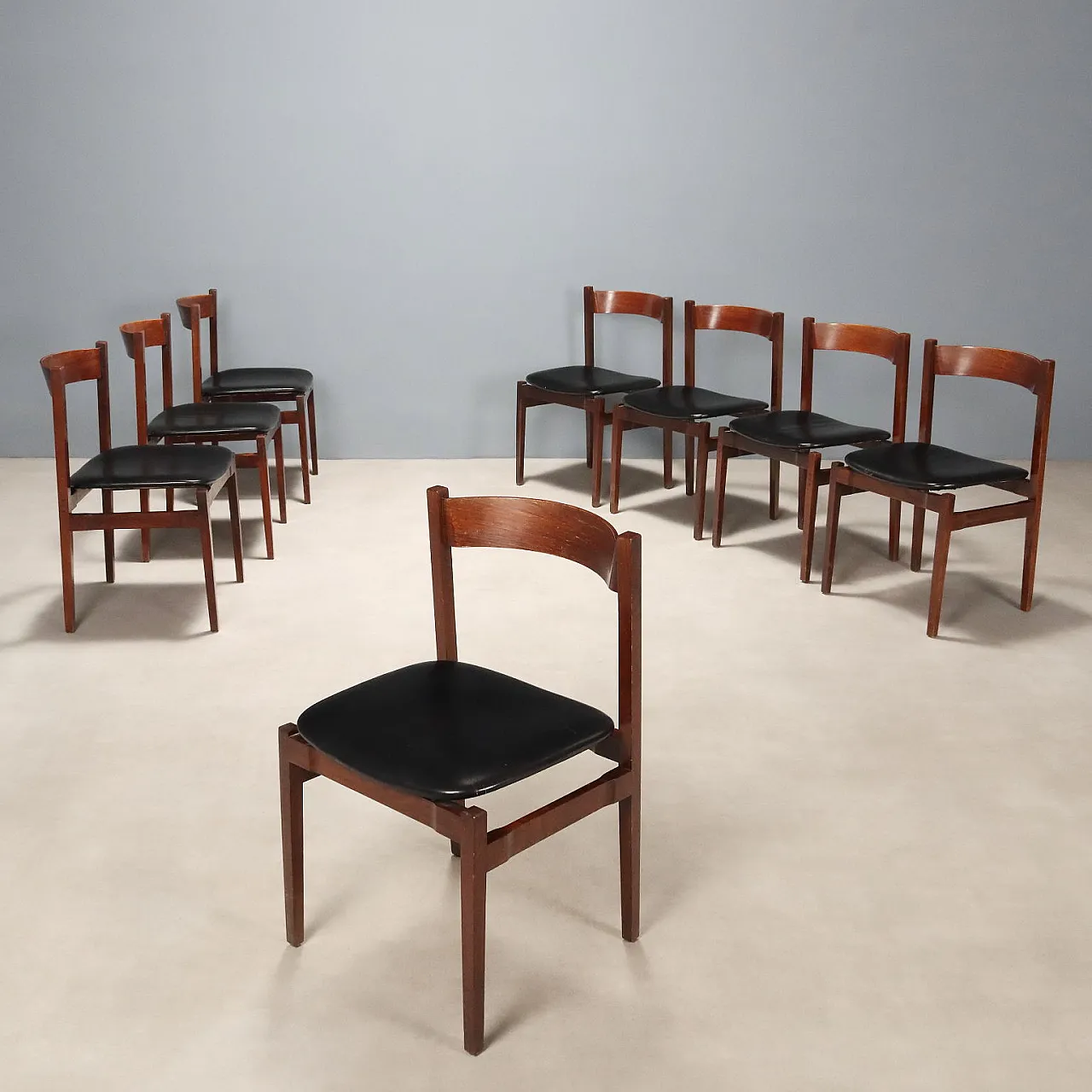 8 Sedie in legno di jacaranda e sedili in pelle, '900 1