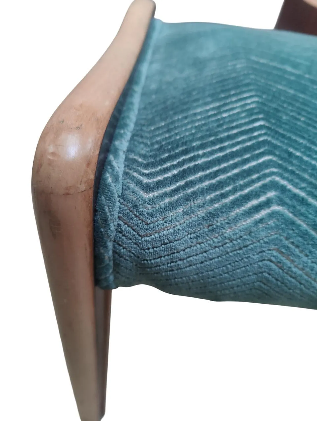 Coppia di panchetti impiallacciati in noce e velluto, anni '50 5