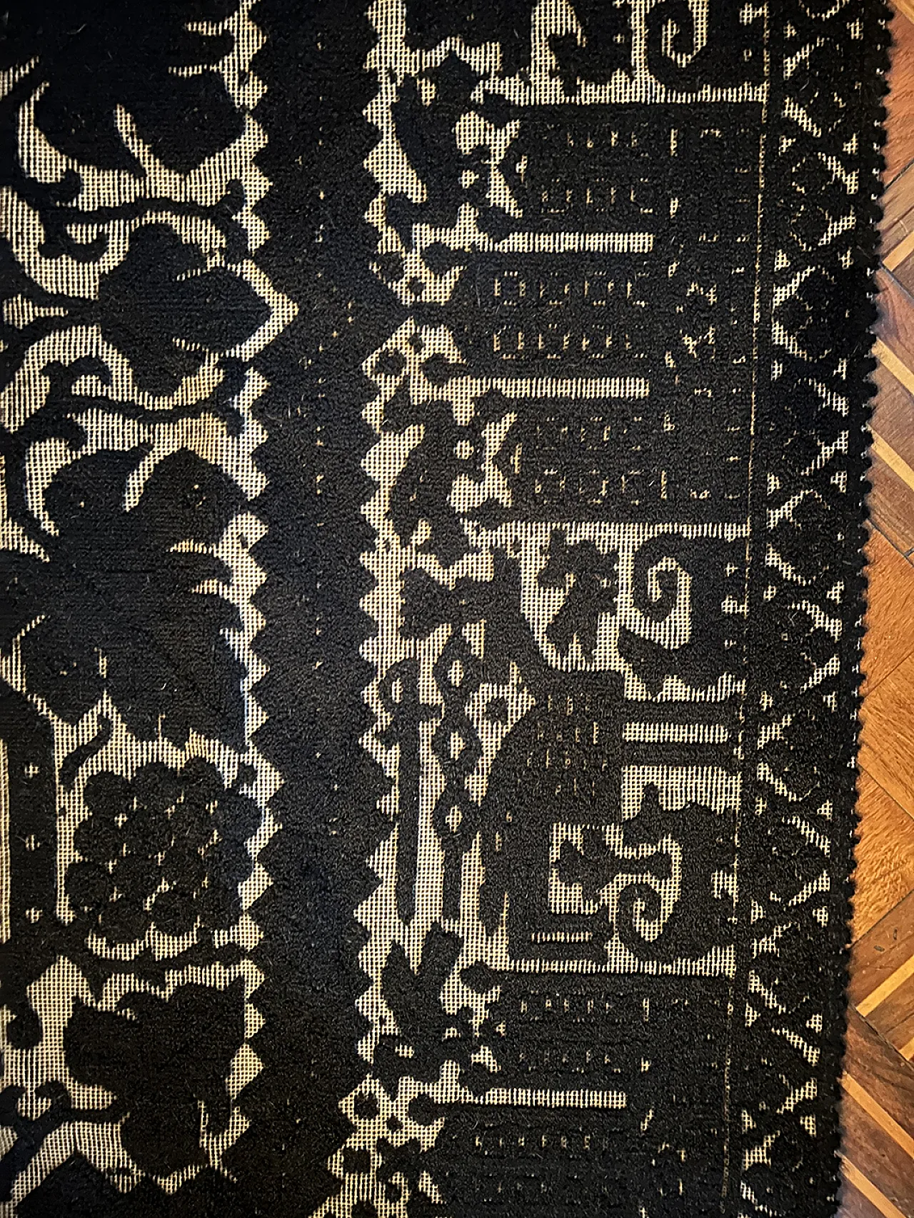 Sardinian Pibiones carpet, early 20th century 3