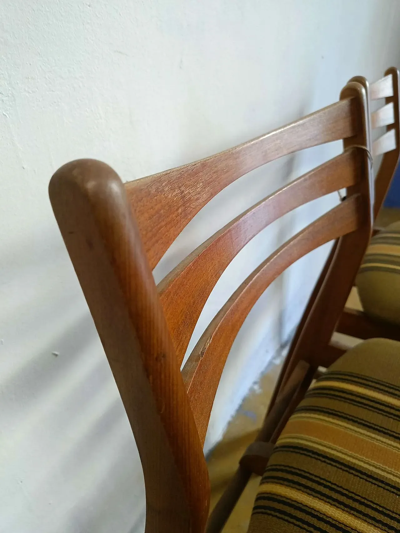 4 Danish chairs by Saxo, 60s 4