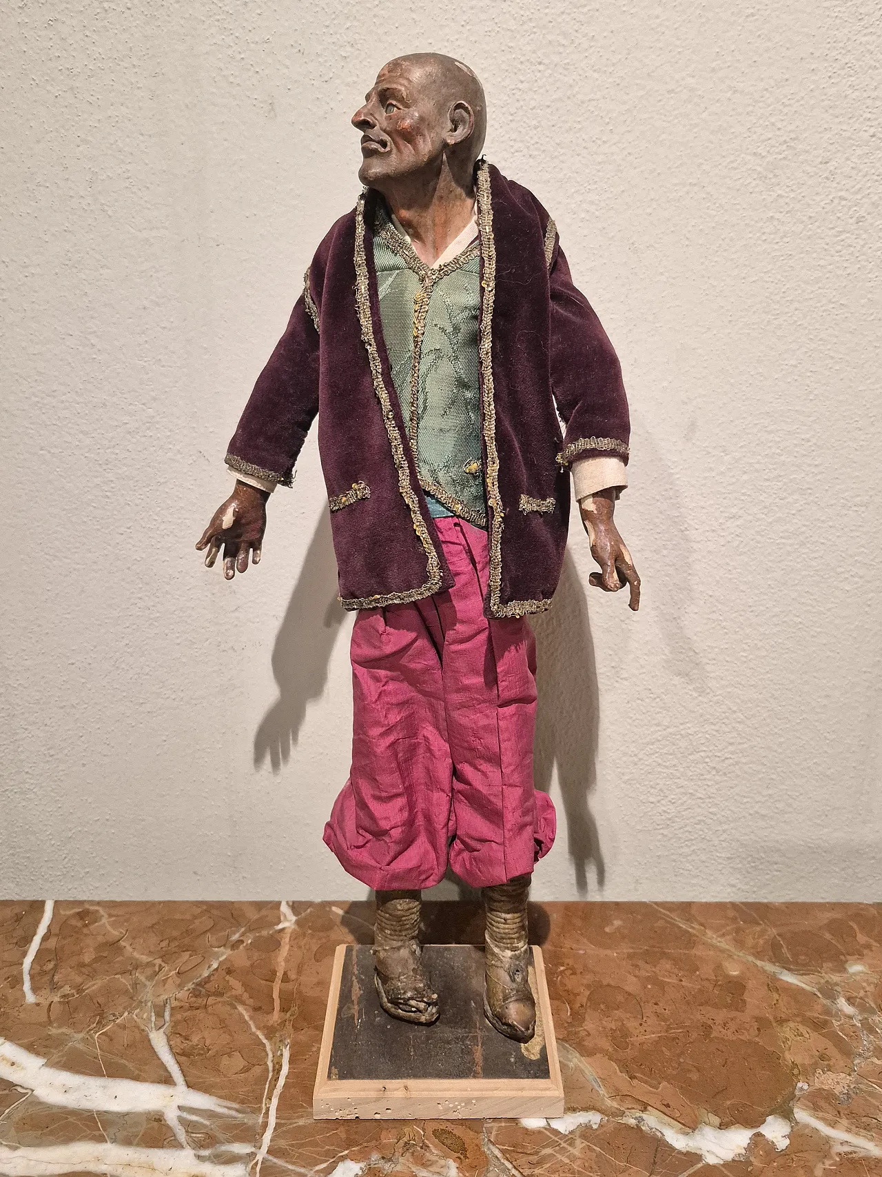 Shepherd nativity scene statue in terracotta, glass, polychrome fabric 3