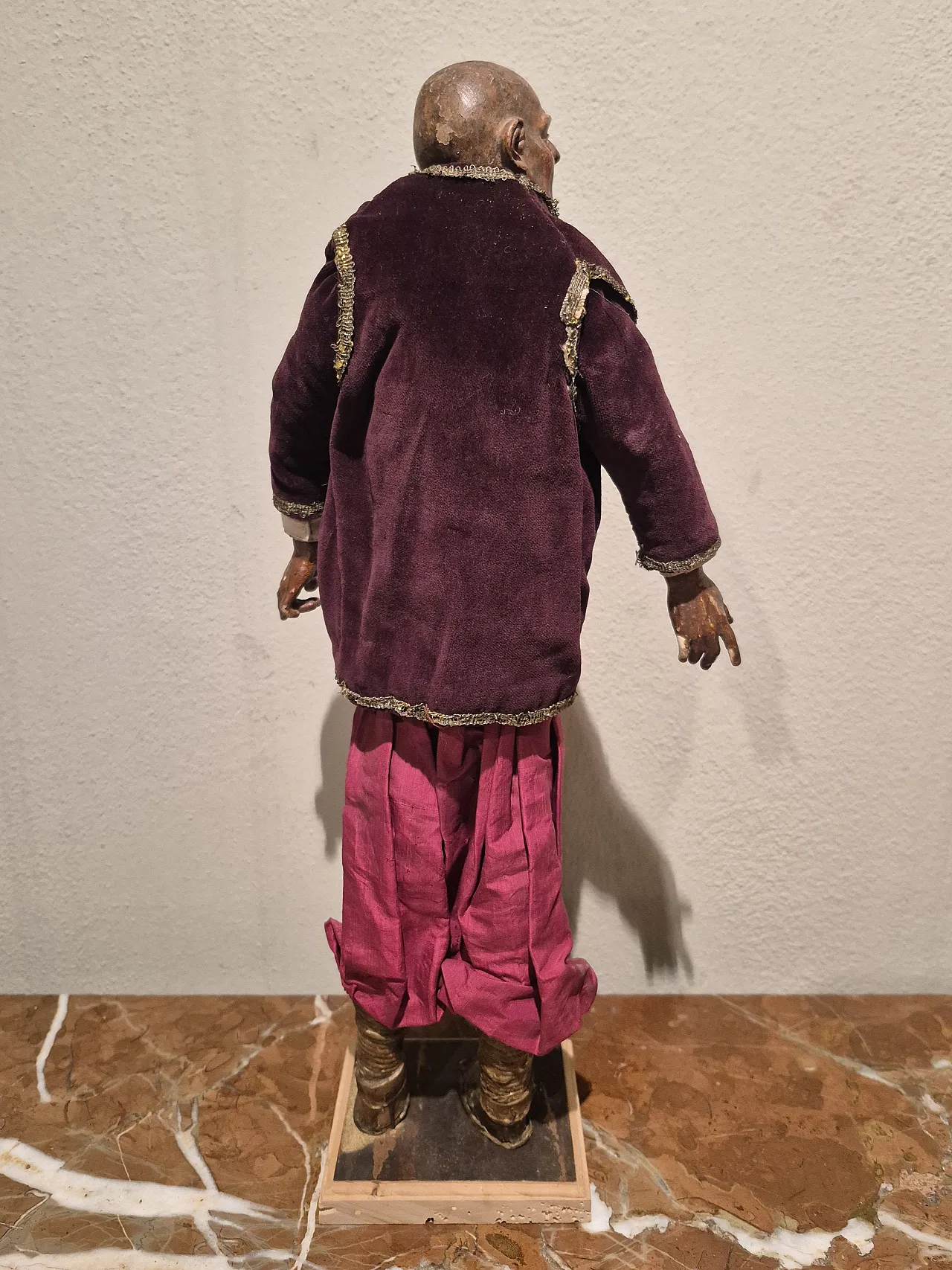 Shepherd nativity scene statue in terracotta, glass, polychrome fabric 5