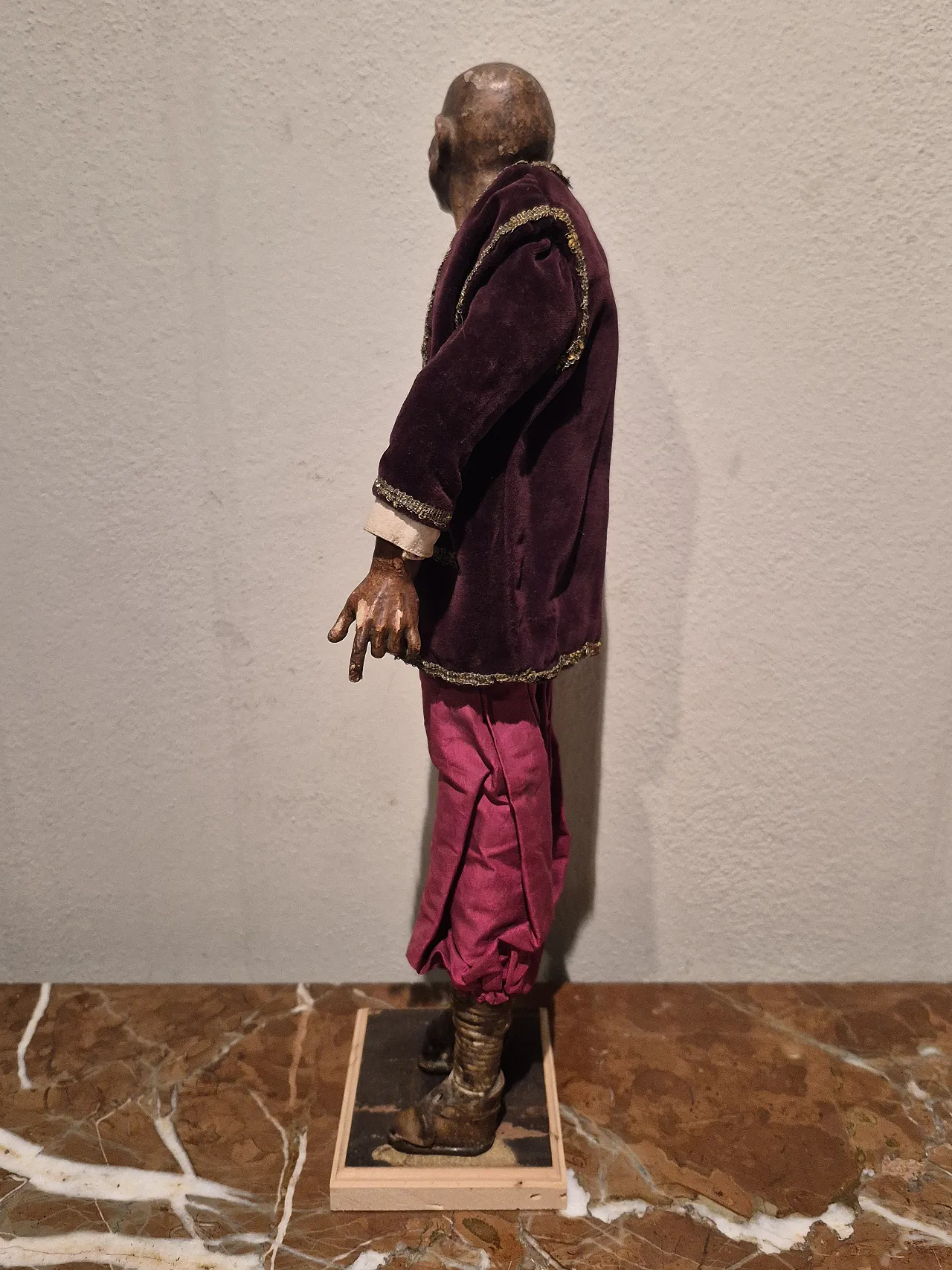 Shepherd nativity scene statue in terracotta, glass, polychrome fabric 6