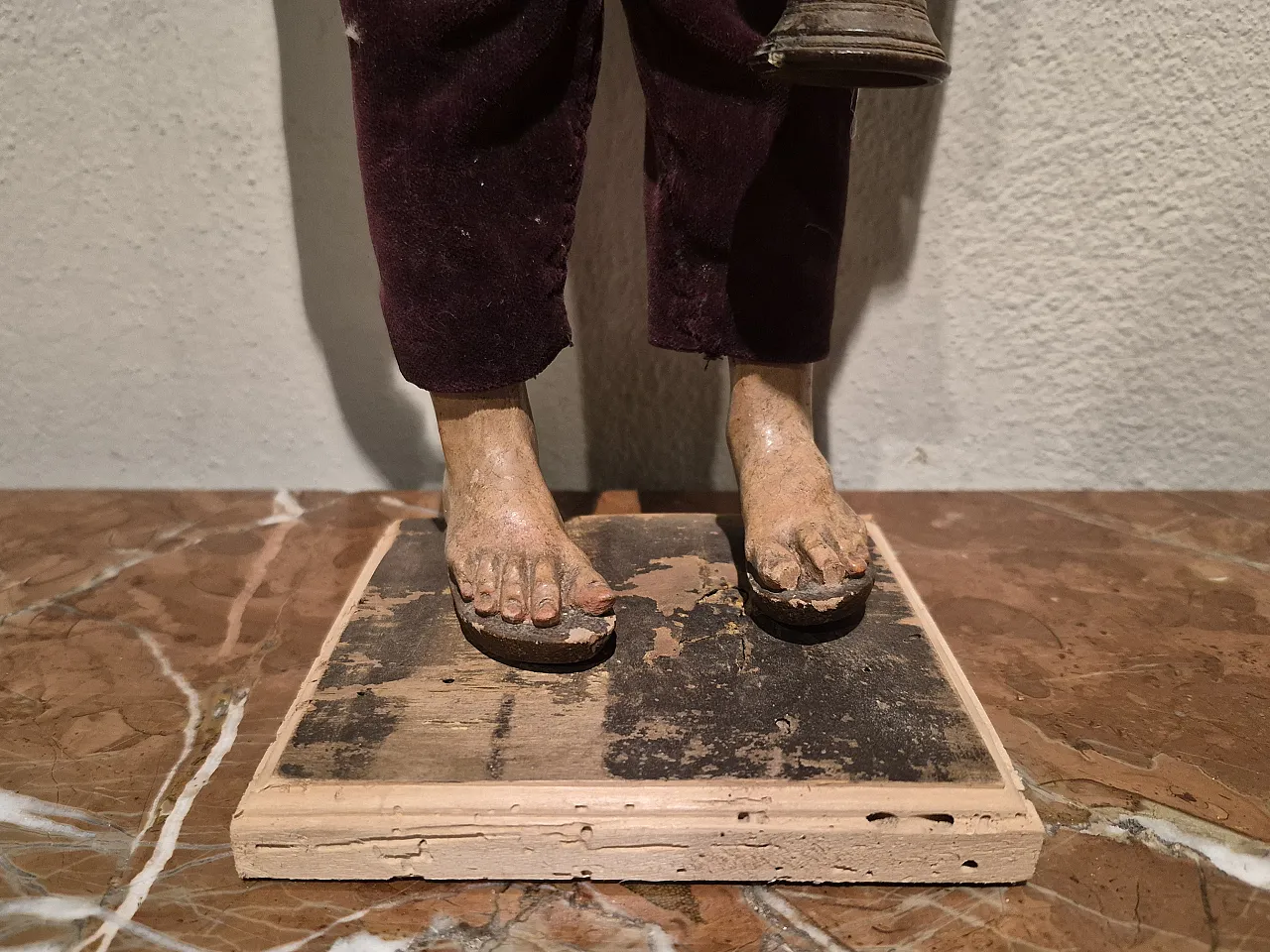 Zampognaro nativity scene statue in terracotta, glass and fabric 11