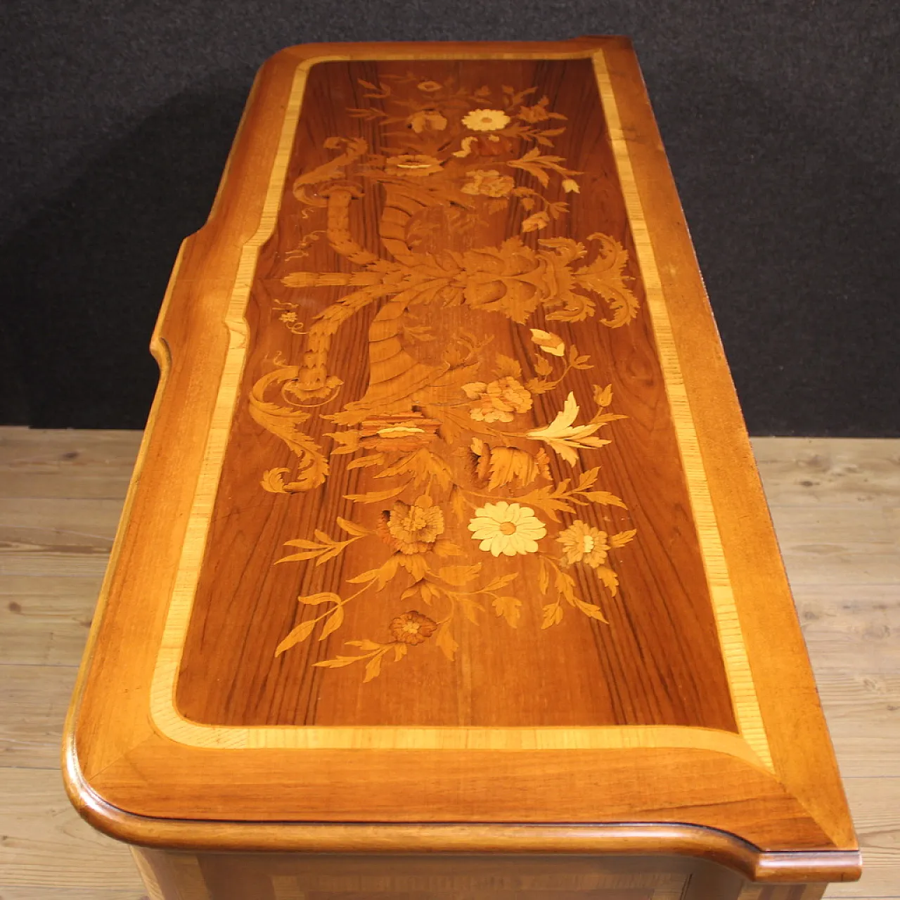 Italian inlaid chest of drawers in exotic woods, 20th century 11