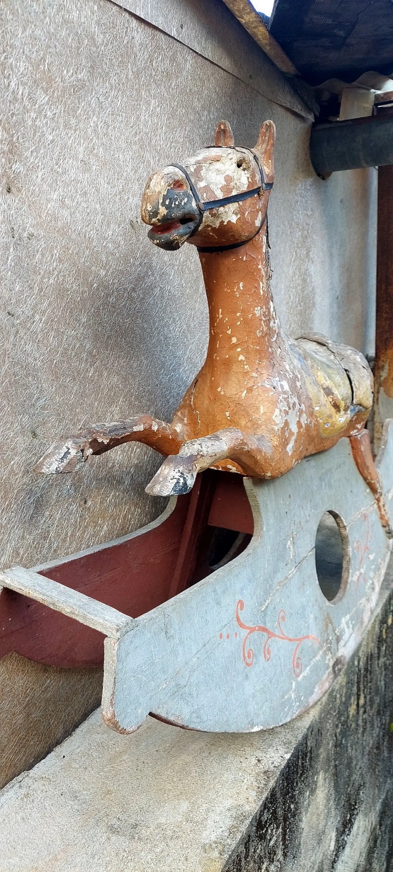 Rocking horse made of wood and papier-mâché, mid-19th century 15