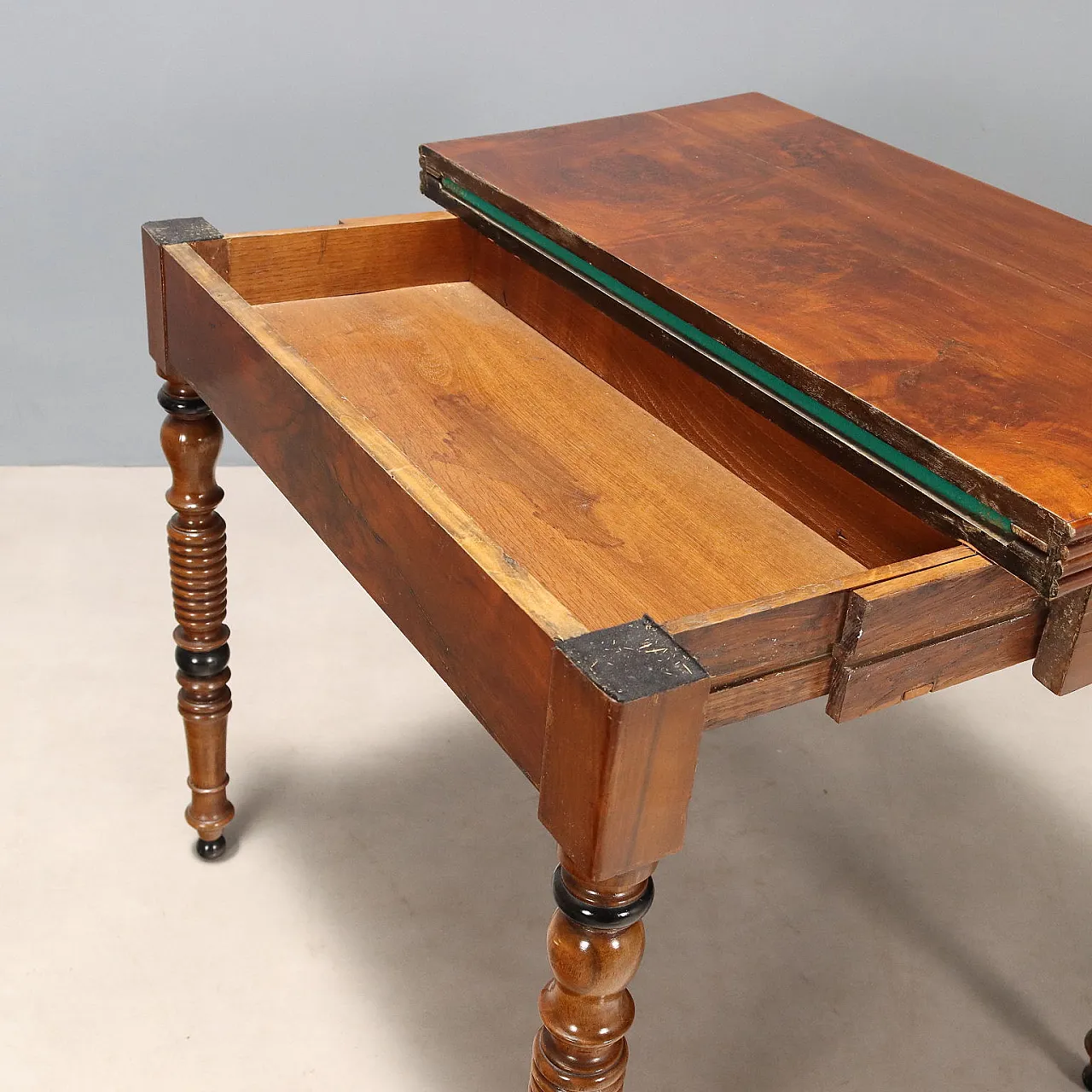 Mahogany gaming table with green felt interior, 19th century 5