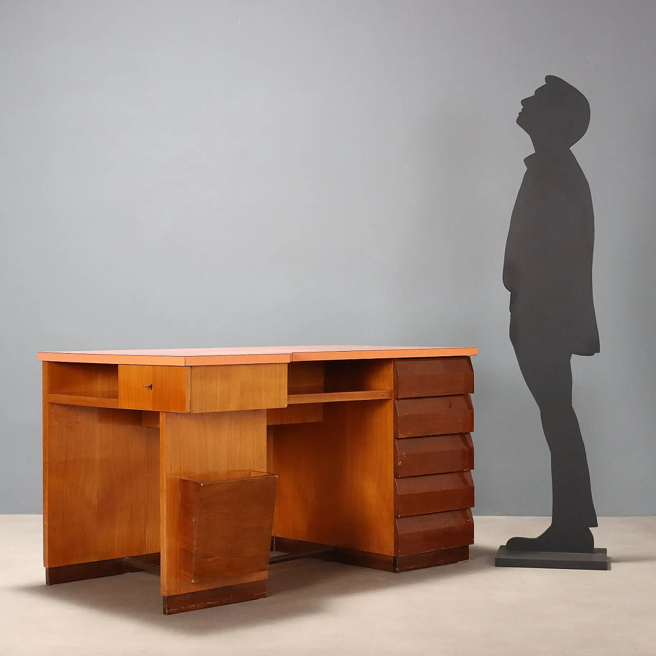 Scrivania con piano, cassetti e vani portaoggetti in formica, '900 3