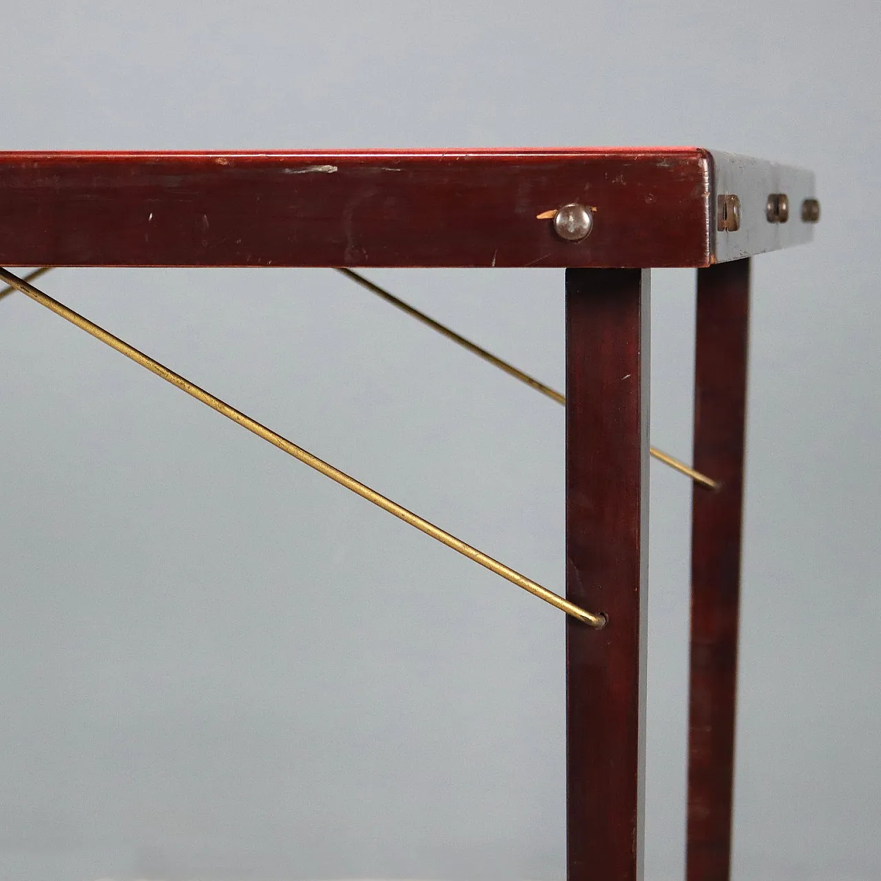 Tavolo pieghevole in legno di faggio tinto e piano in tessuto, '900 4