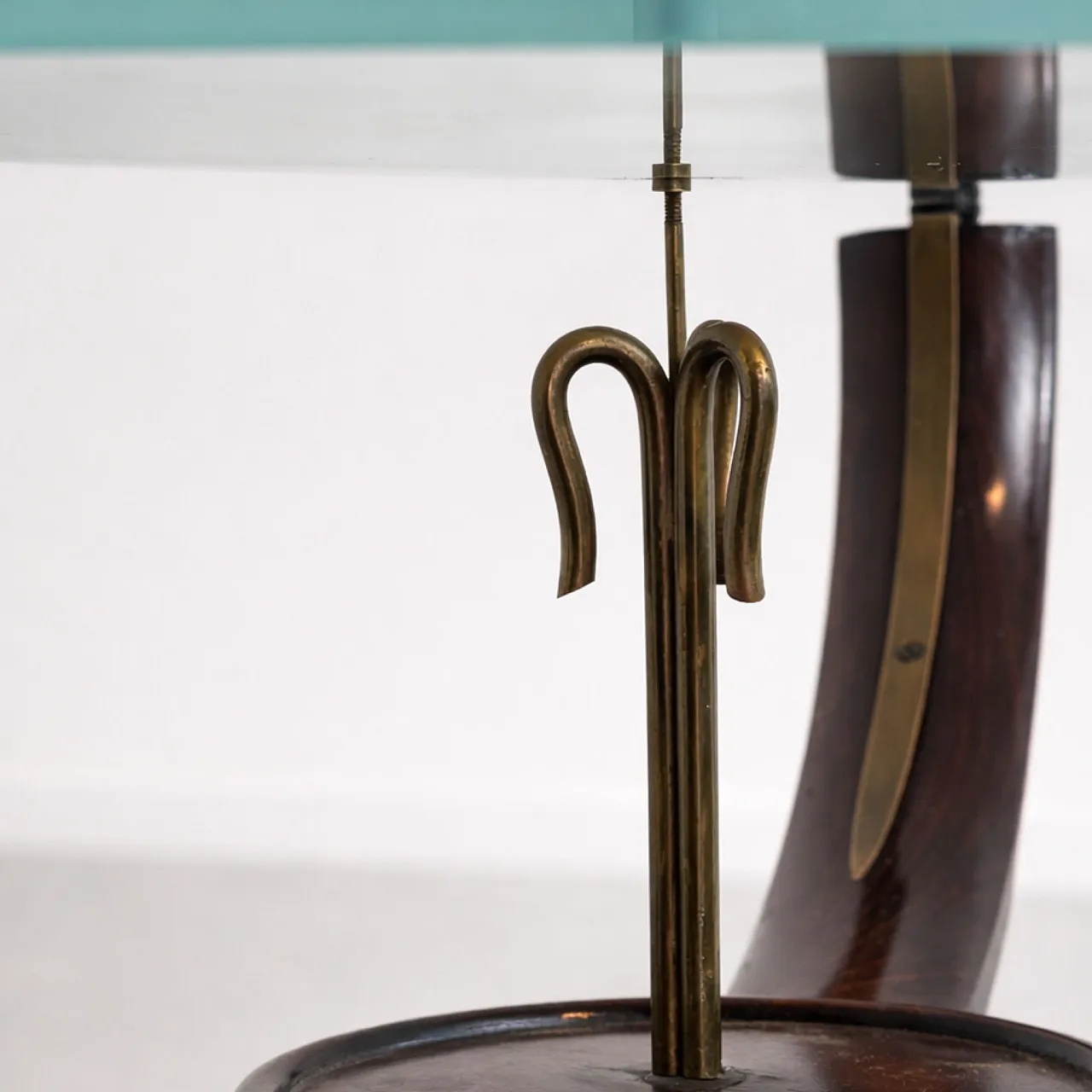 Tavolo da caffè in legno ottone e vetro stile Fontana Arte, anni '50 4