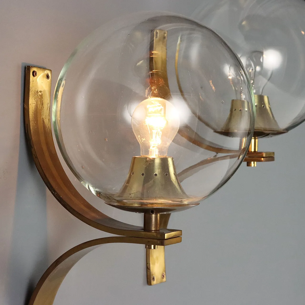 Pair of brass and clear glass wall lamps, 20th century 3