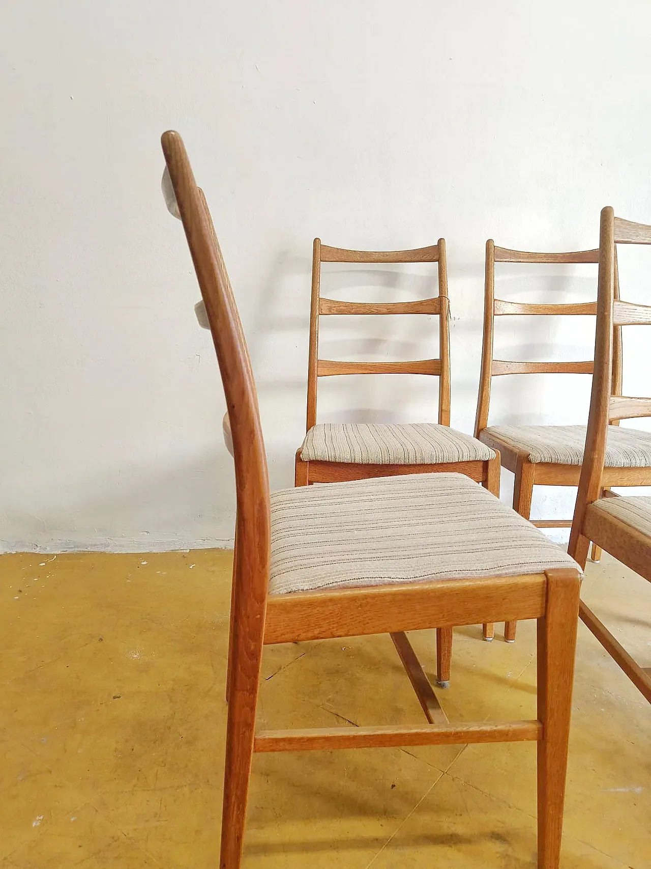 4 Danish Oak Chairs Backrest Three Curved Slats, 60s 2