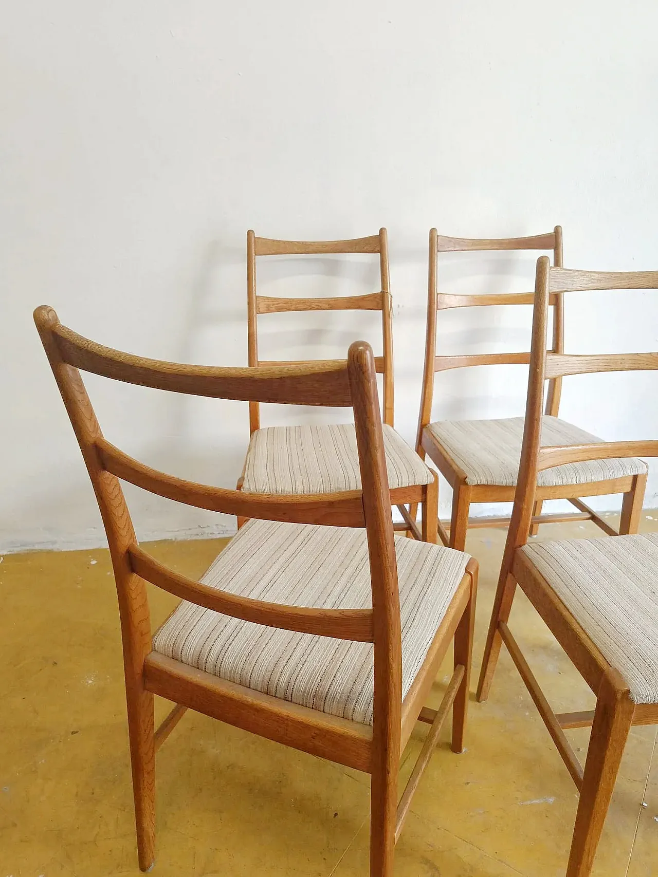 4 Danish Oak Chairs Backrest Three Curved Slats, 60s 4