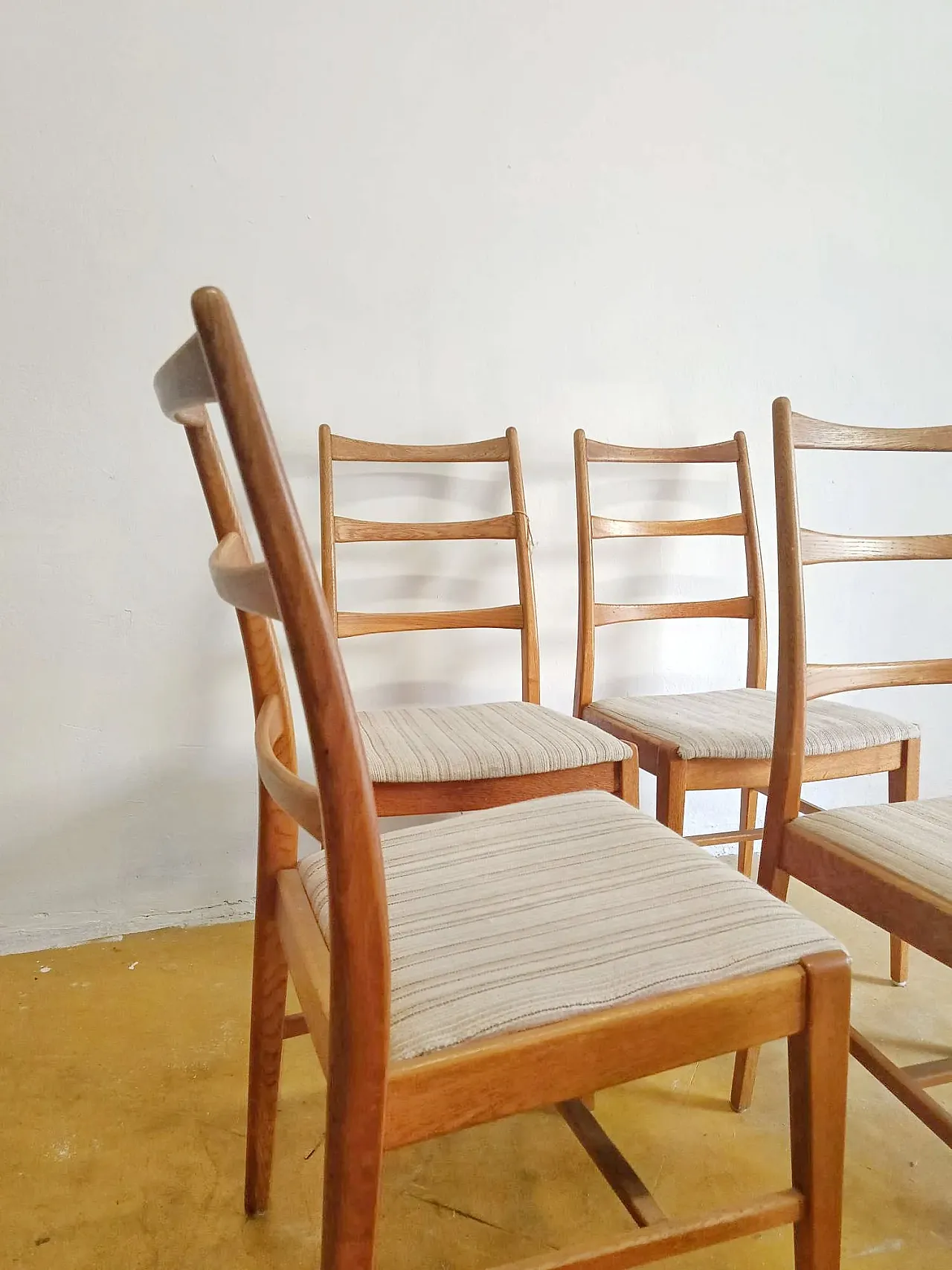 4 Danish Oak Chairs Backrest Three Curved Slats, 60s 8