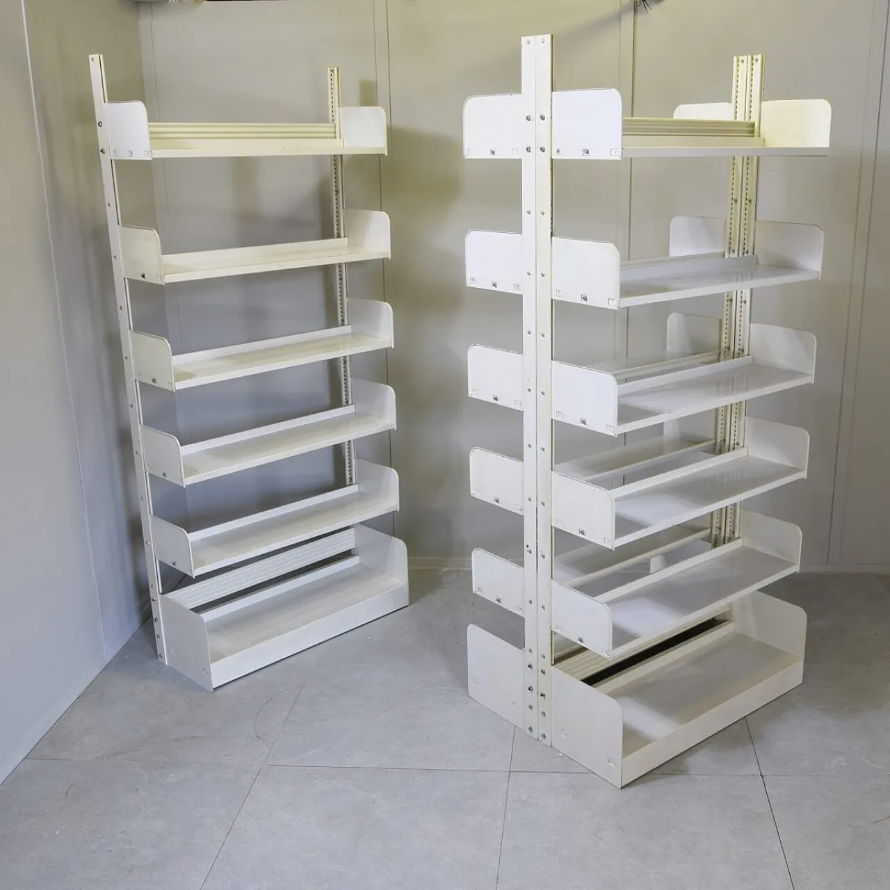 3 Industrial shelving units in lacquered metal by Lips Vago, 1970s 1