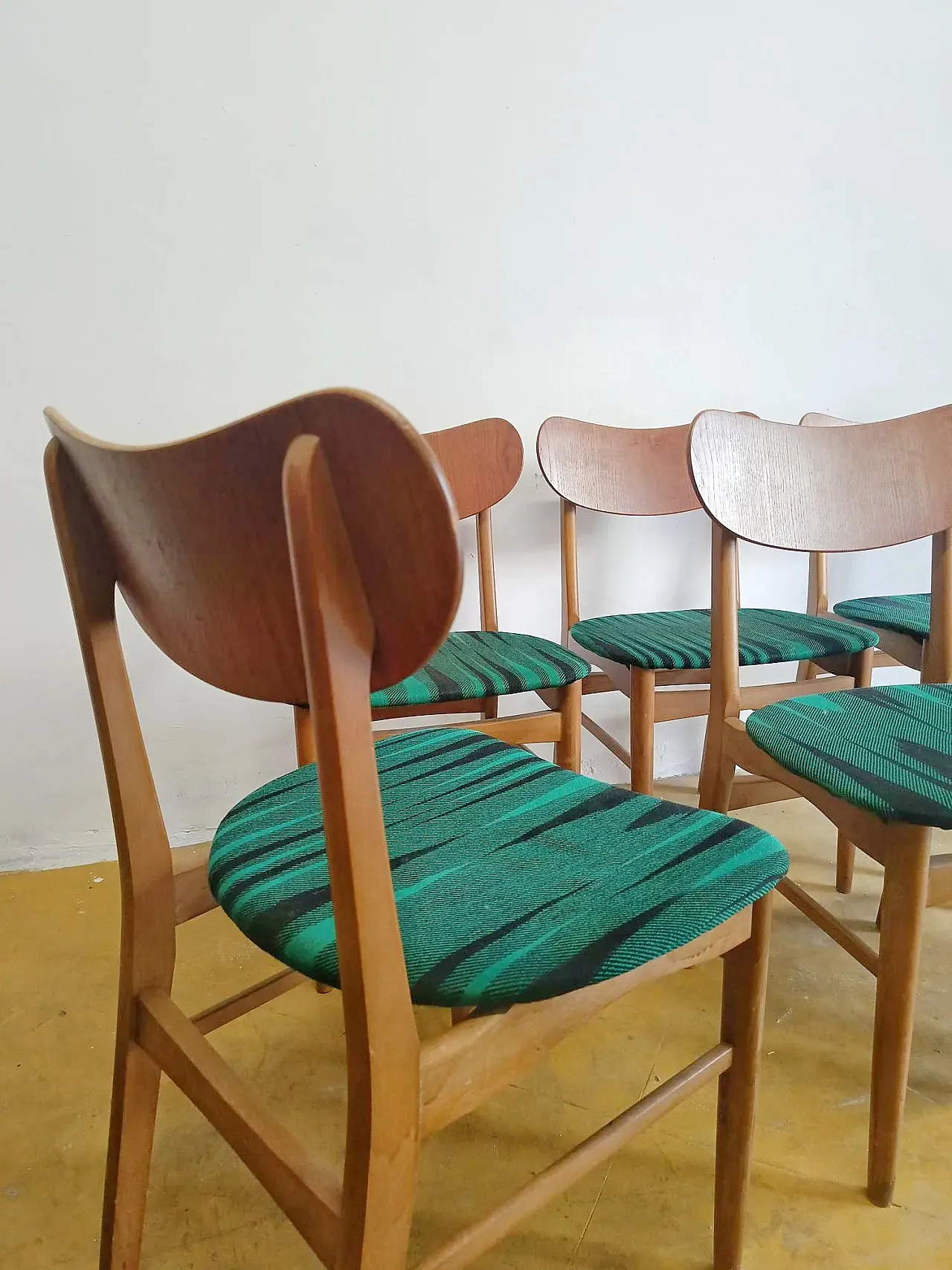 6 Teak Chairs with Green, 50s 3
