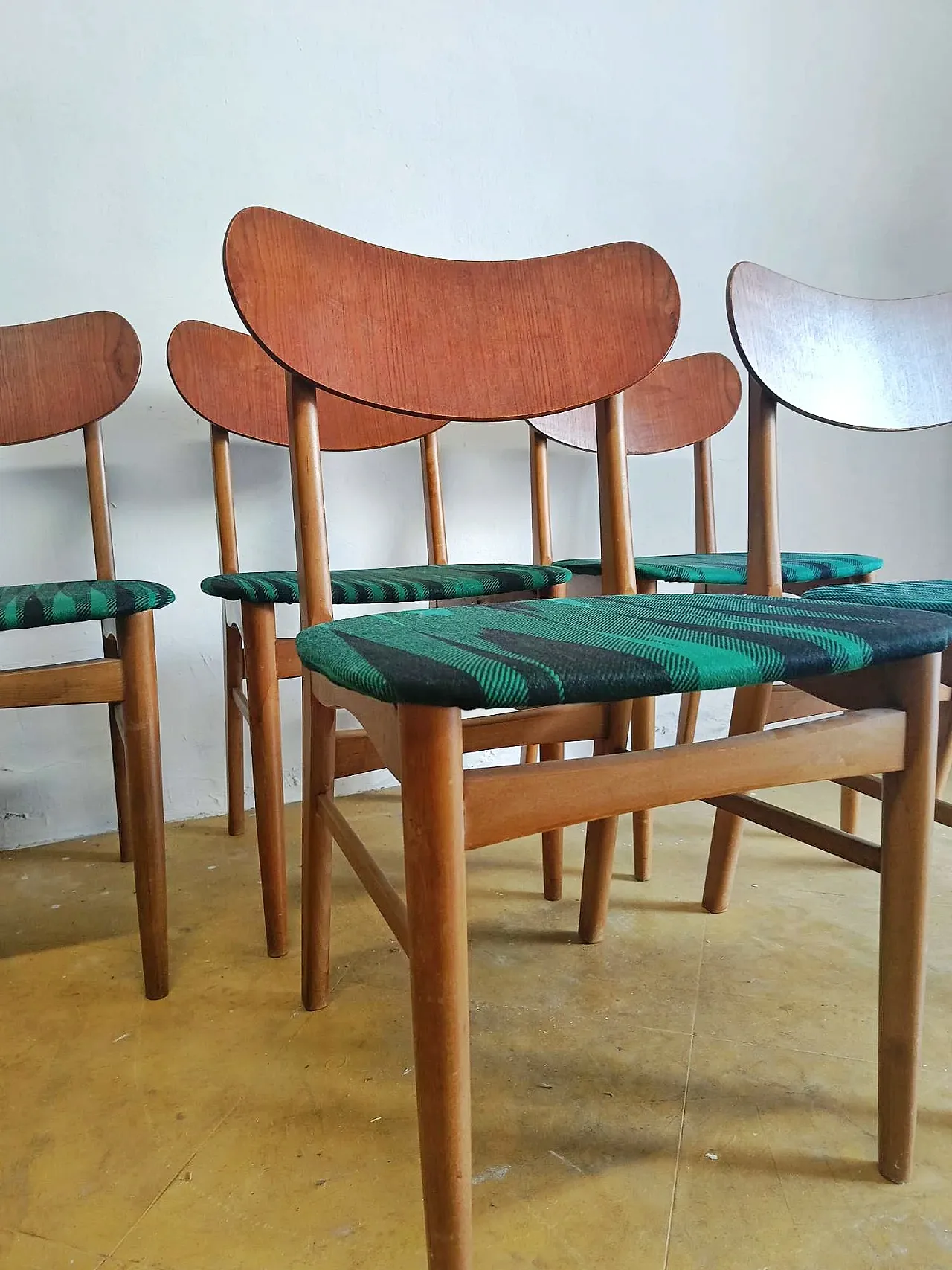 6 Teak Chairs with Green, 50s 4