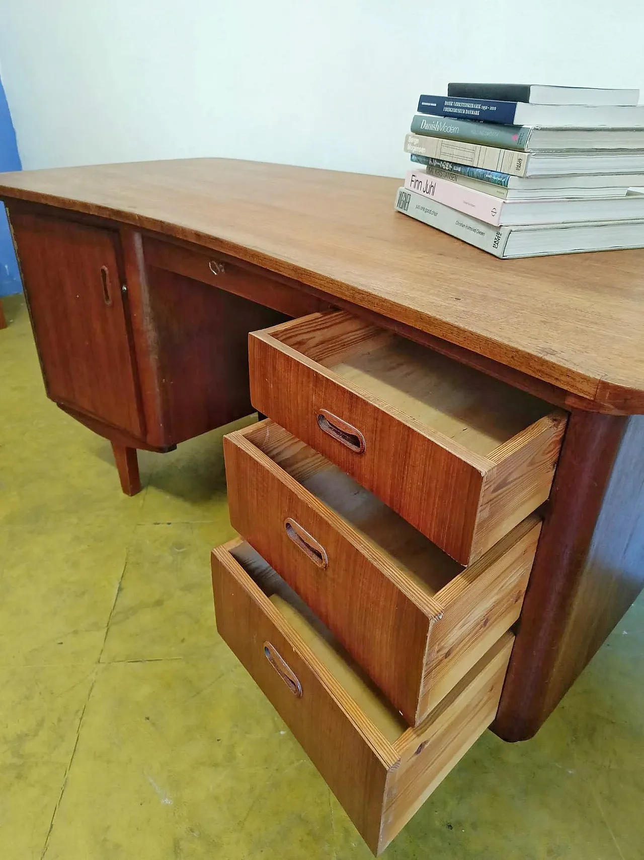 Scrivania danese in teak, anni '50 4