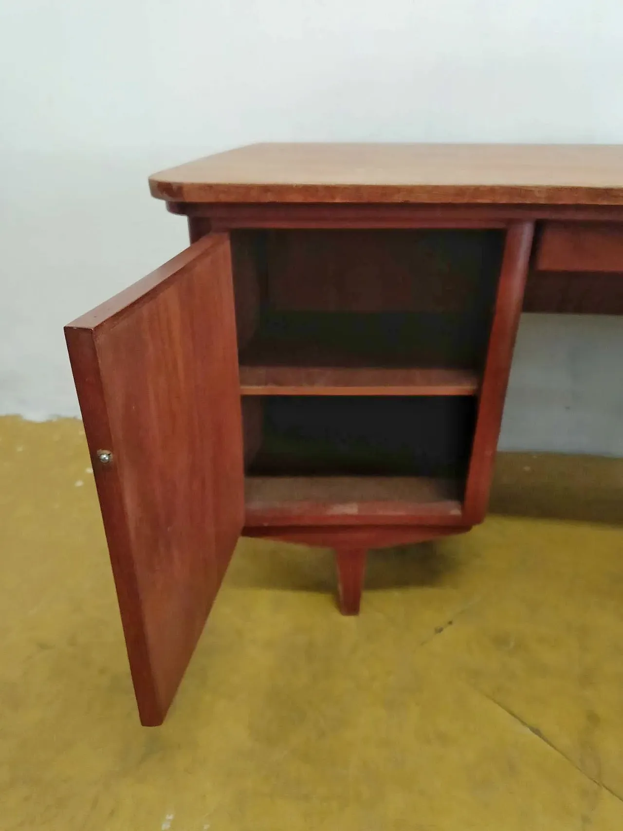 Scrivania danese in teak, anni '50 5