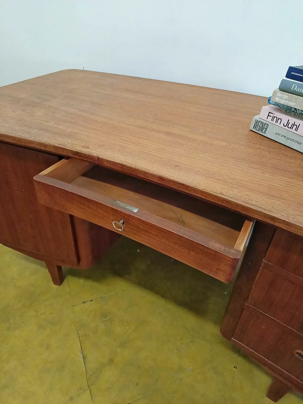 Scrivania danese in teak, anni '50 7