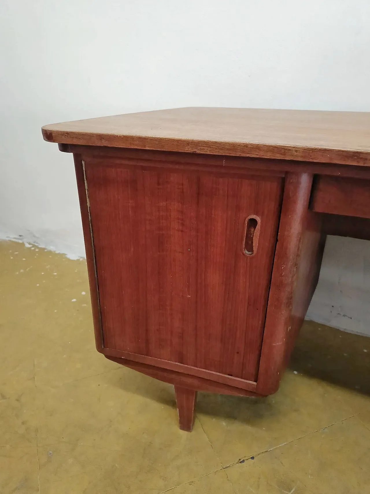 Scrivania danese in teak, anni '50 9