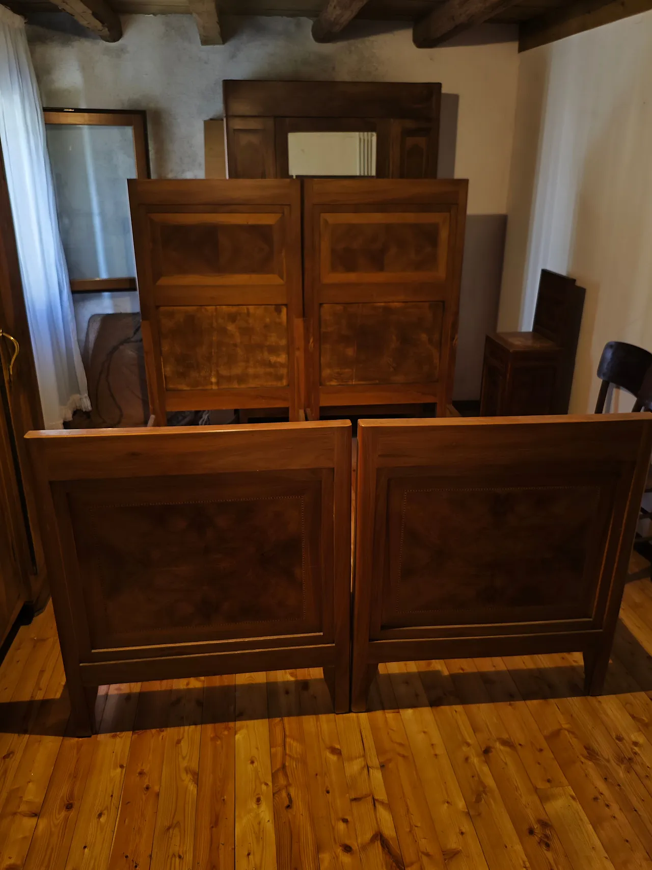 Coppia di letti matrimoniale in legno ('900) 7