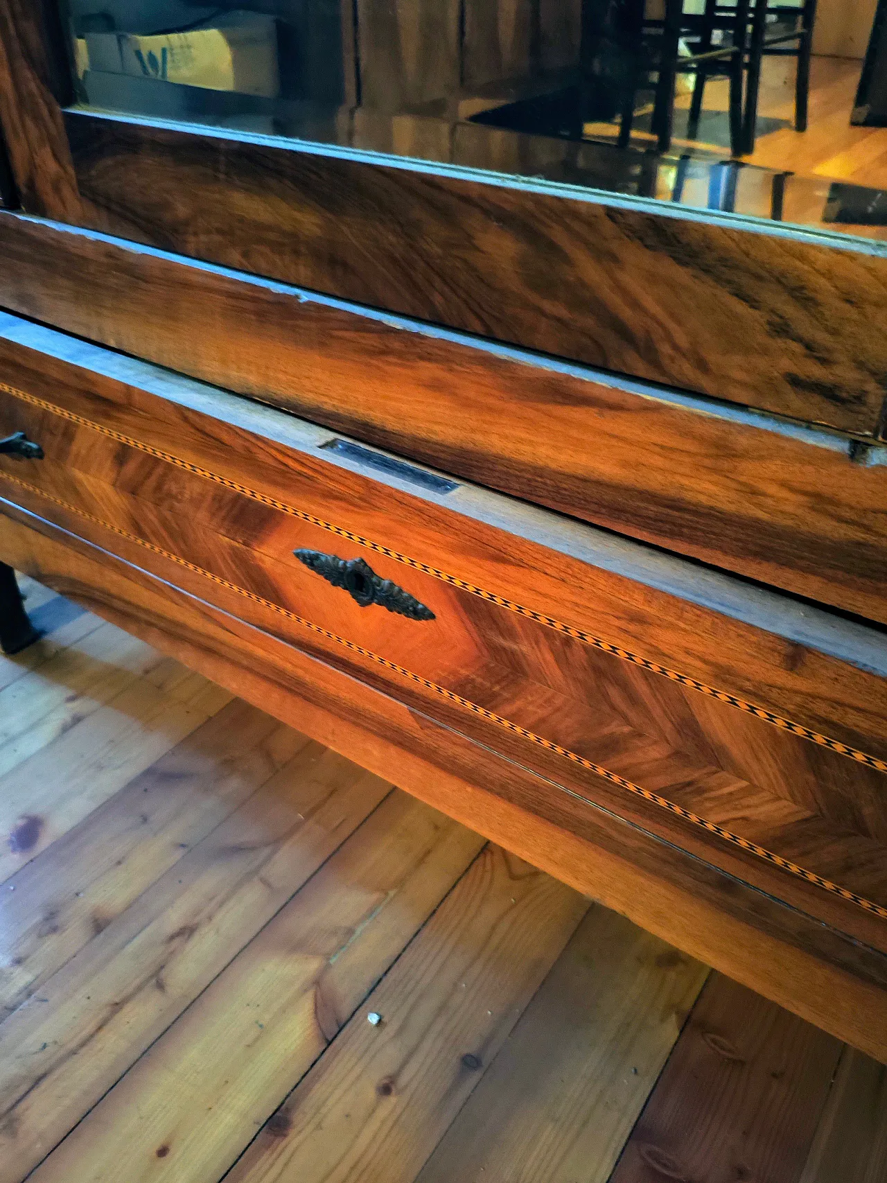 Armadio in legno di noce, primi '900 1