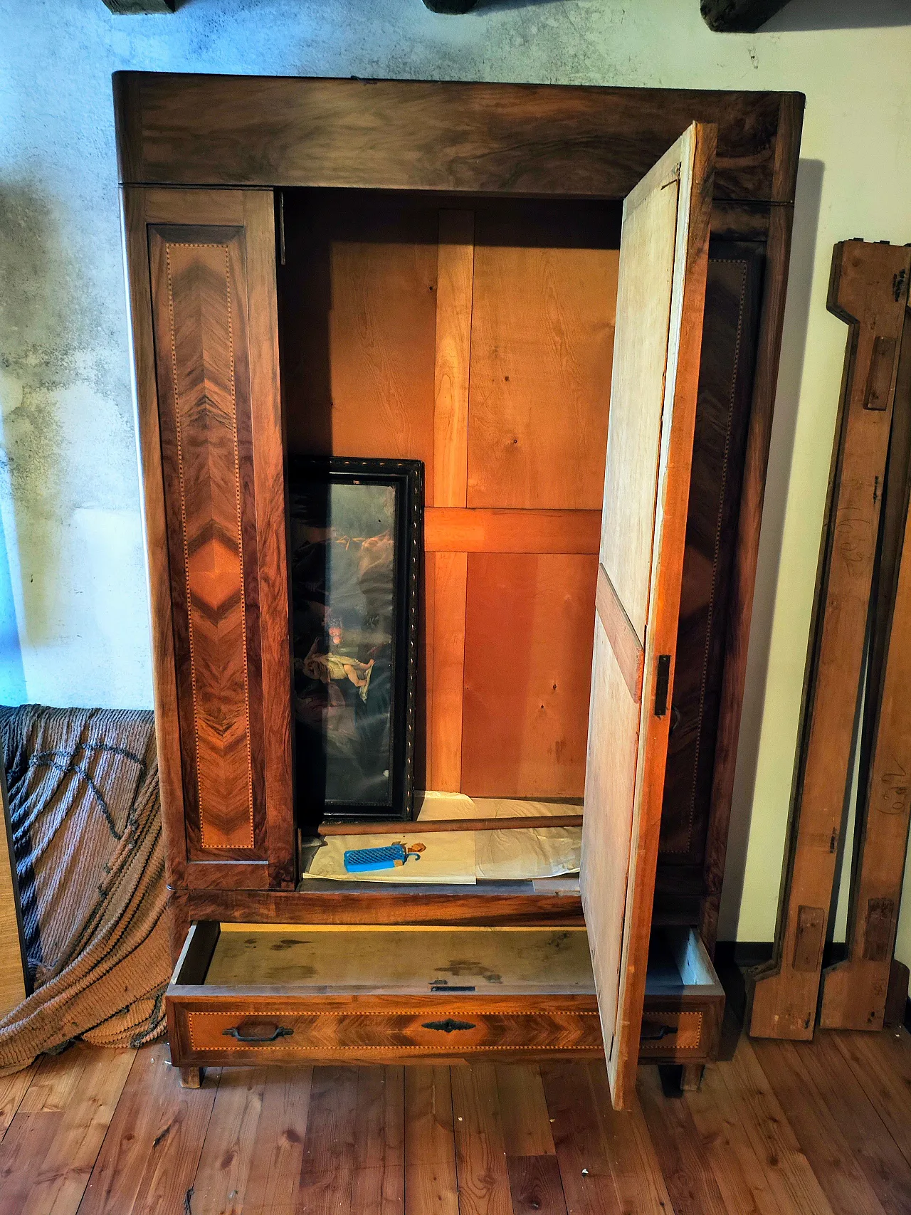 Armadio in legno di noce, primi '900 3