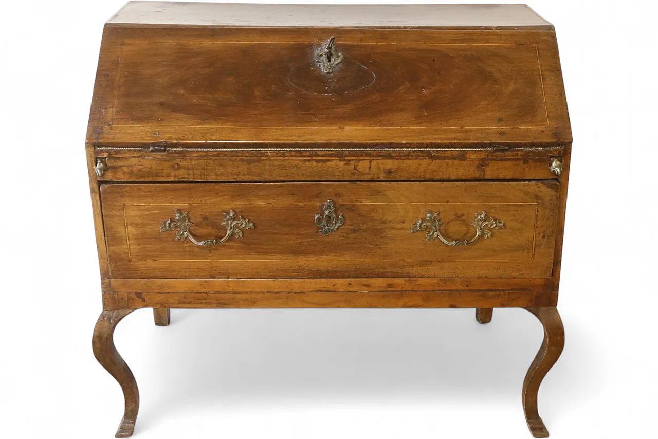 Piedmontese baroque flap in walnut wood, 18th century 25