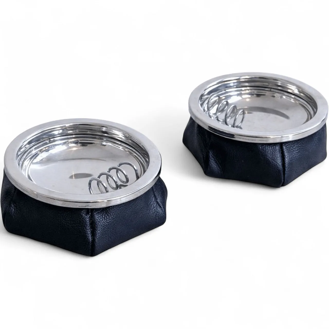 Pair of padded ashtrays in leather and metal, 1970s 9