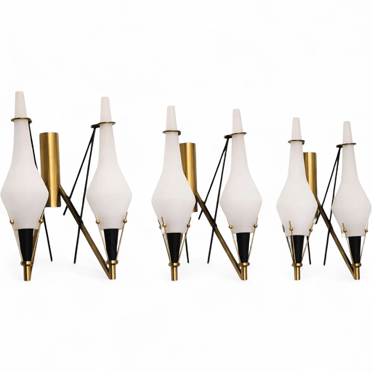 3 applique in vetro opalino e ottone nello stile di Stilnovo, anni '60 11