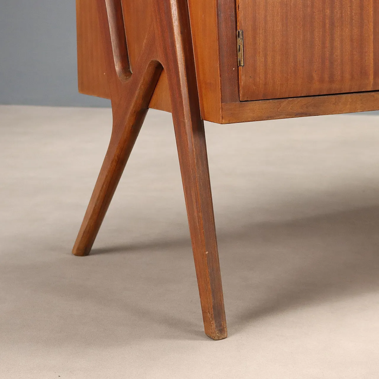 Mobile con impiallacciatura in mogano, '900 10