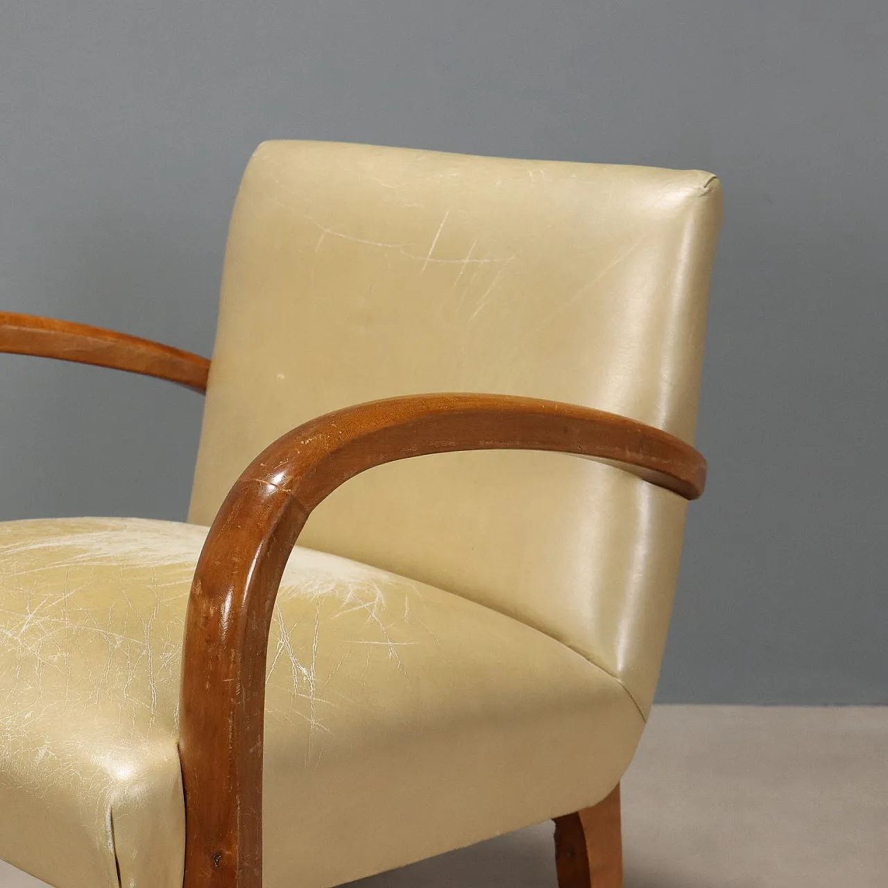 Coppia di poltrone con braccioli in faggio e vinile, '900 4