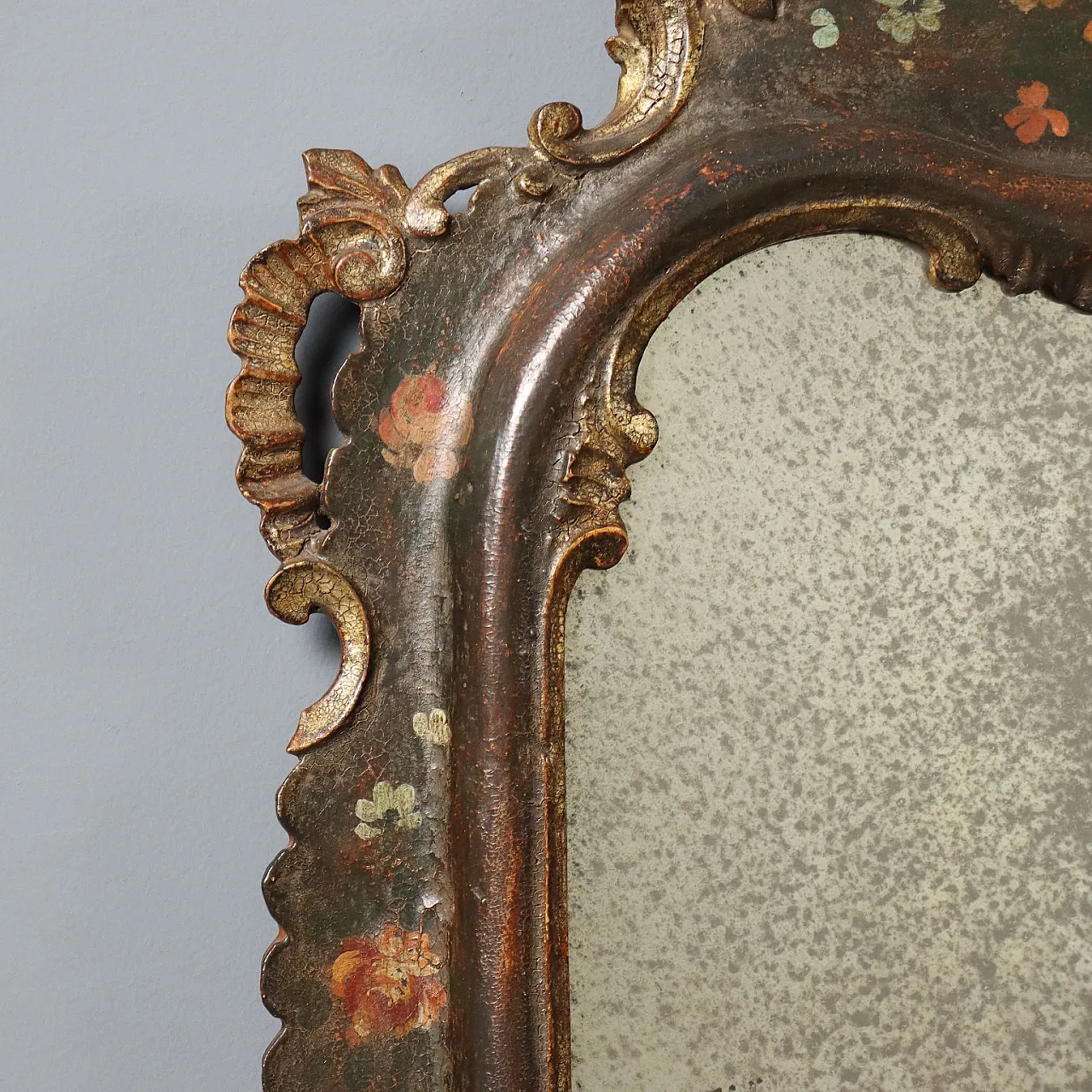 Specchio da terra in legno laccato e dipinto, fine '800 4