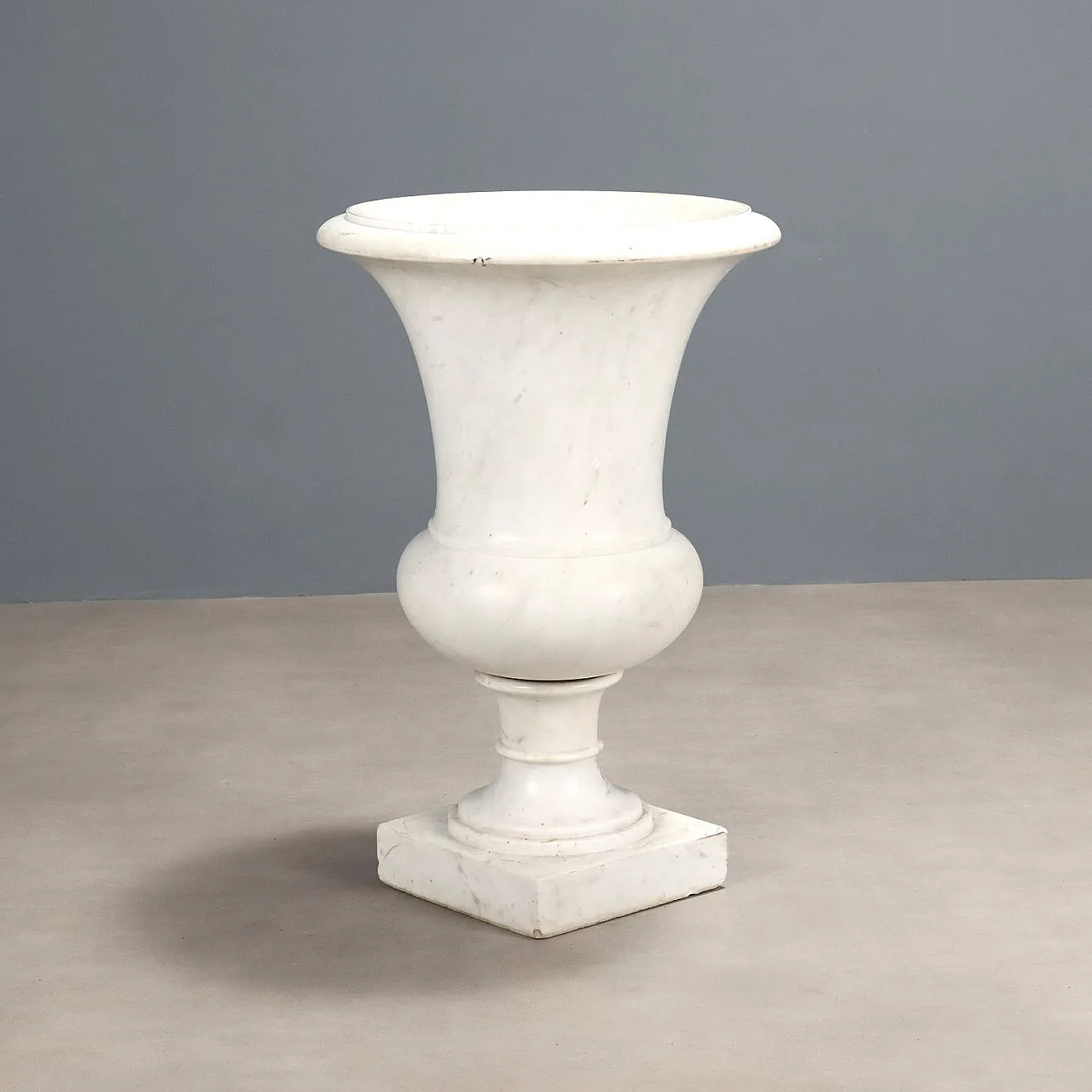 Medici vase in white Carrara marble 1