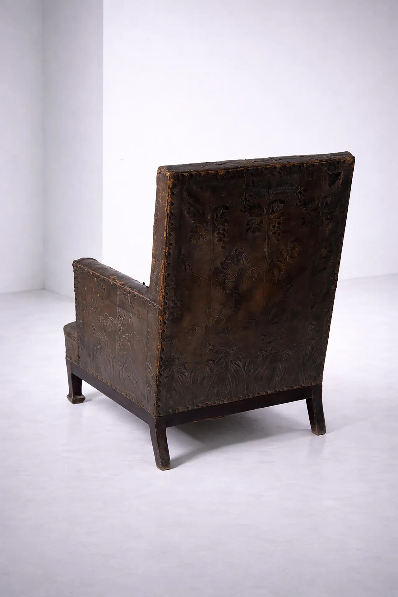 Art Nouveau leather armchair with floral decorations, 20th century 10