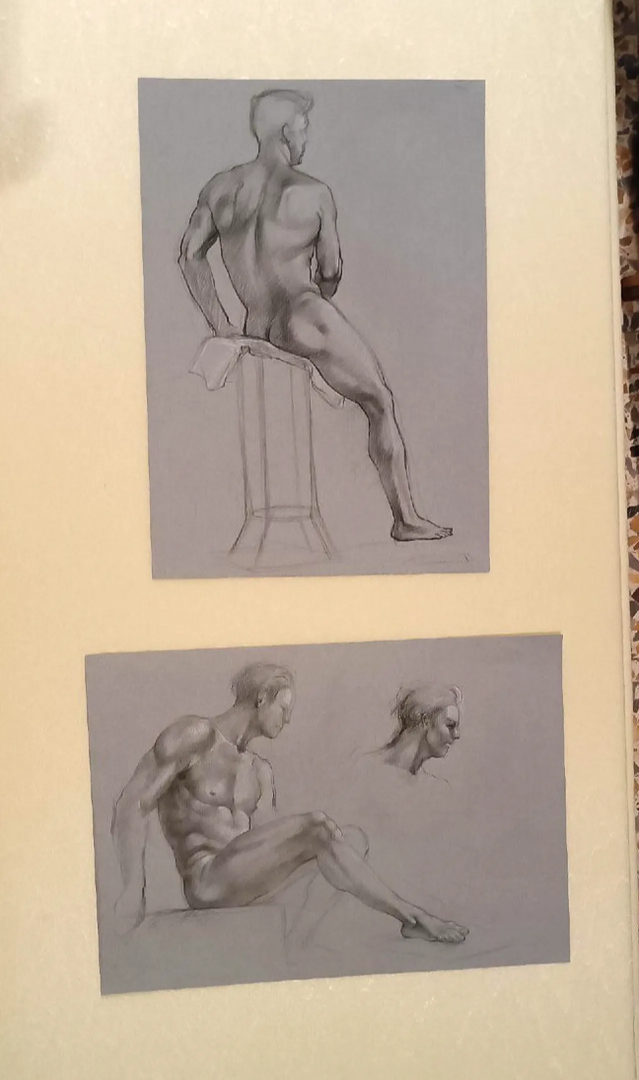 Coppia di nudi maschili, disegni a matita su carta, metà '900 1