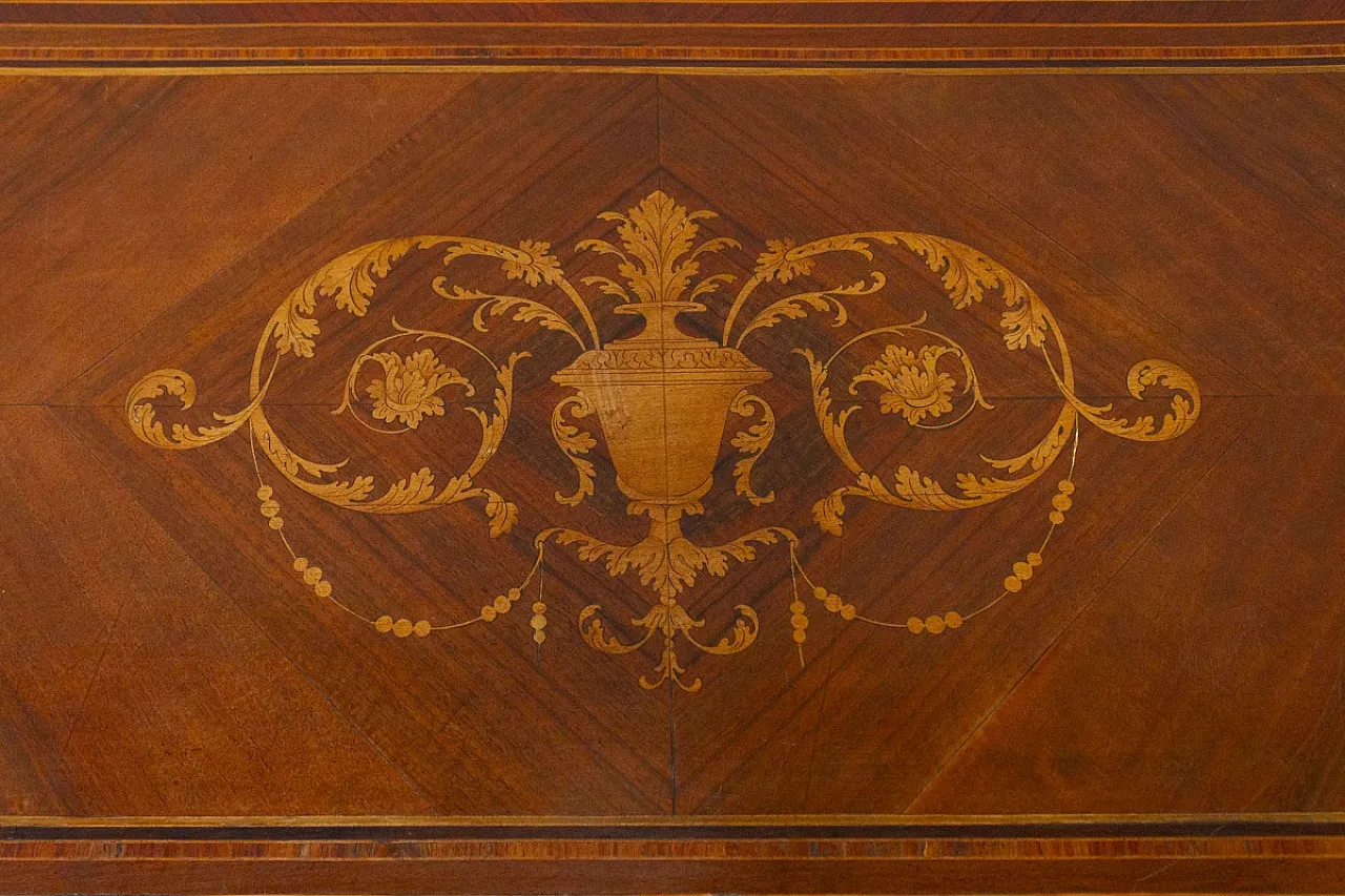 Comò Luigi XVI lastronato con varie essenze lignee, fine '800 11