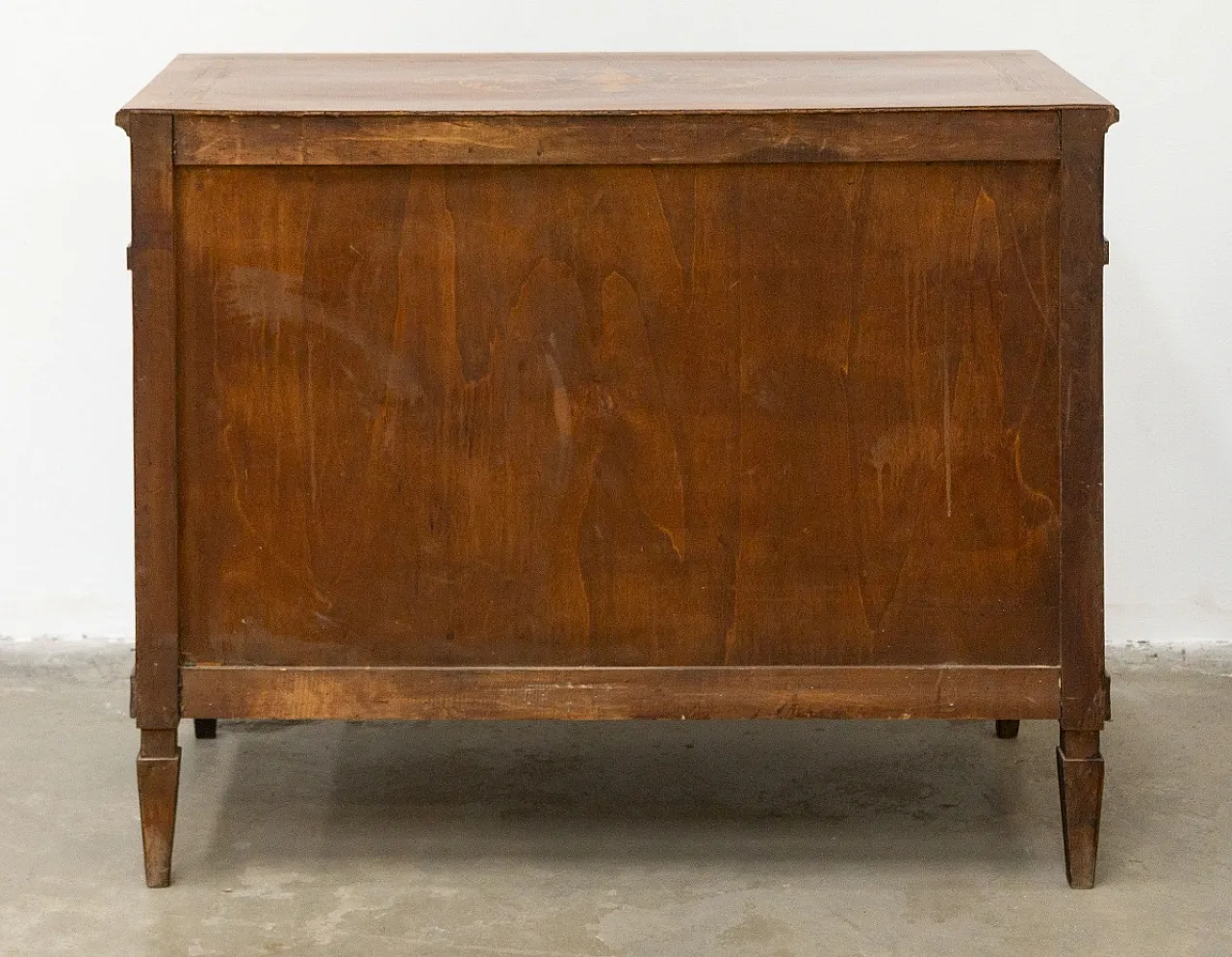 Comò Luigi XVI lastronato con varie essenze lignee, fine '800 13