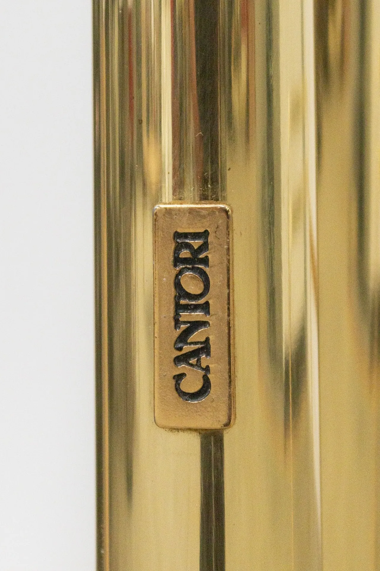 Letto matrimoniale in ottone dorato di Cantori, anni '70 11