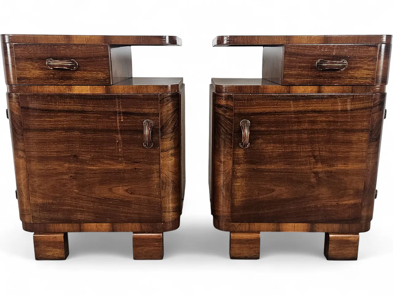 Art Deco pair of bedside tables in walnut root, mid-20th century 13