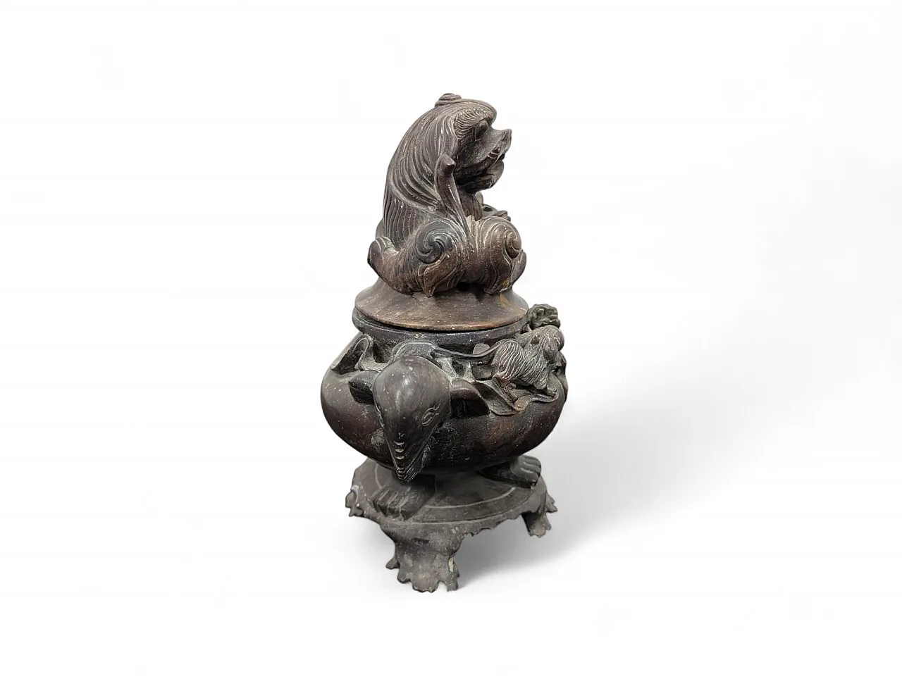 Urna in pietra saponaria di origine orientale, XIX-XX secolo 2